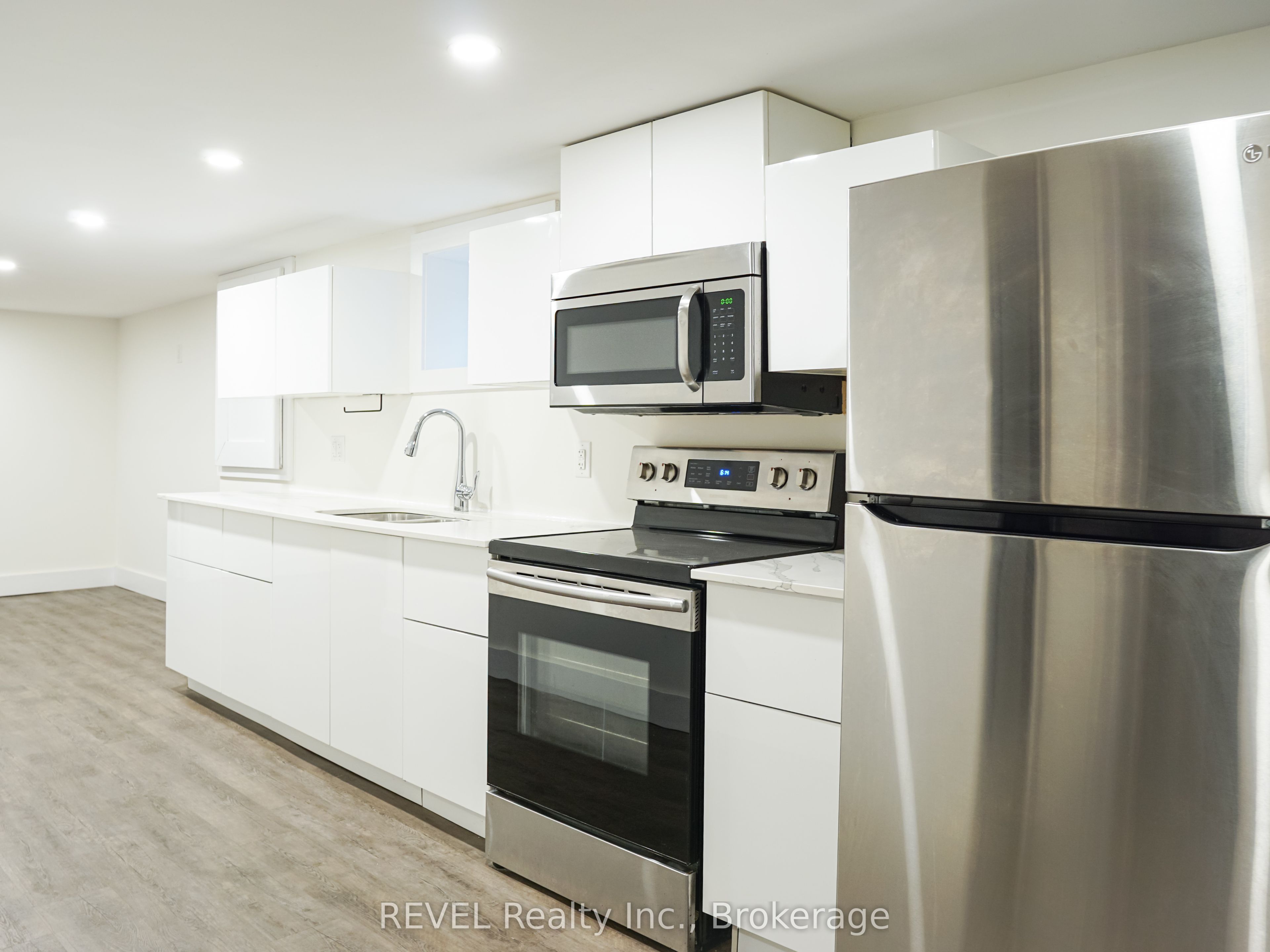 50 Pelham Road Lower, St. Catharines, ON L2S 1R4 photo 2