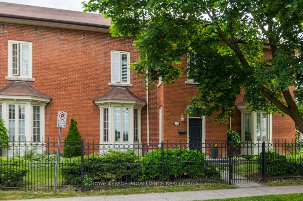 233 John Street 5, Belleville, ON K8N 3G2 photo 3