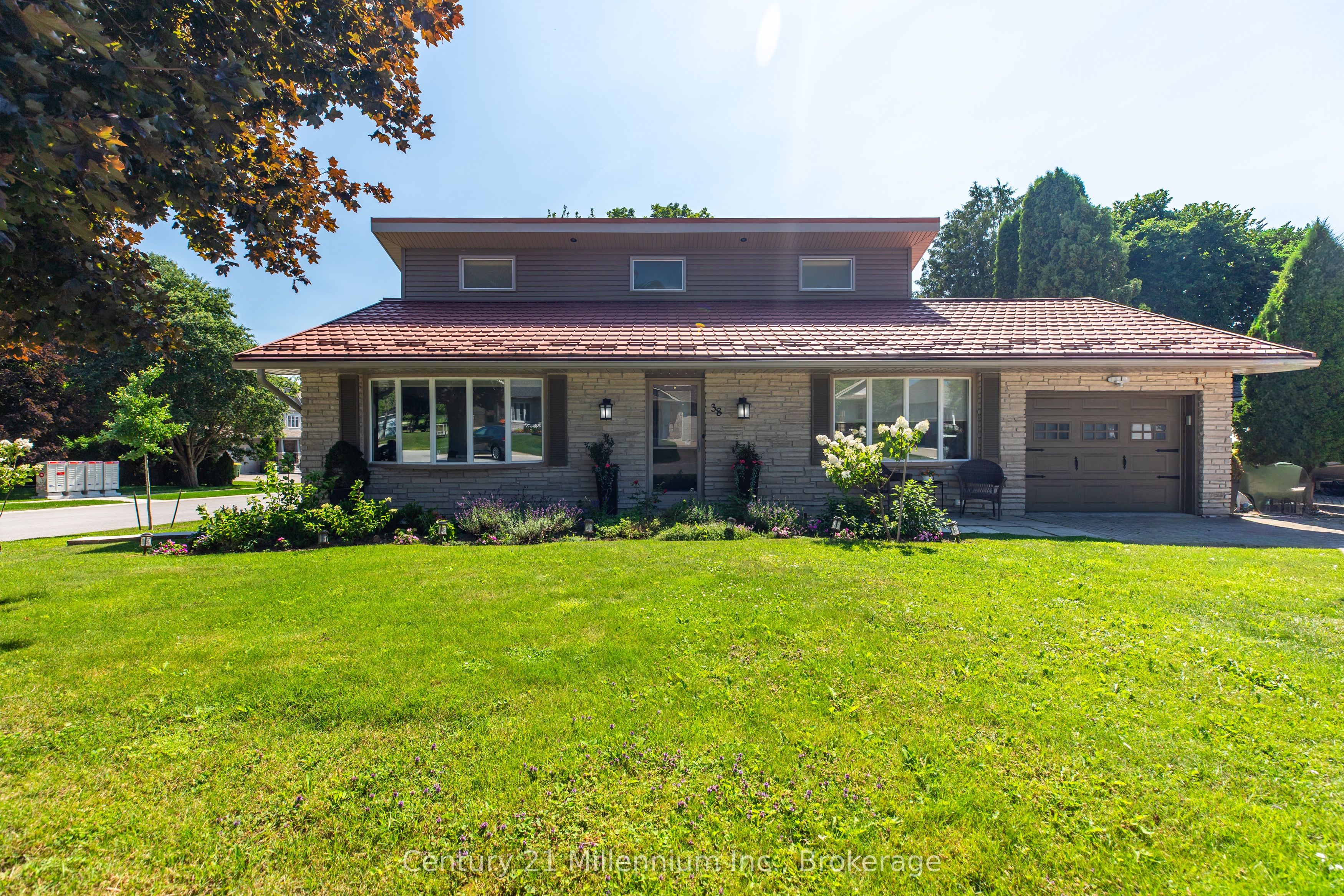 38 Grayview Drive, Grey Highlands, ON N0C 1H0 photo 2