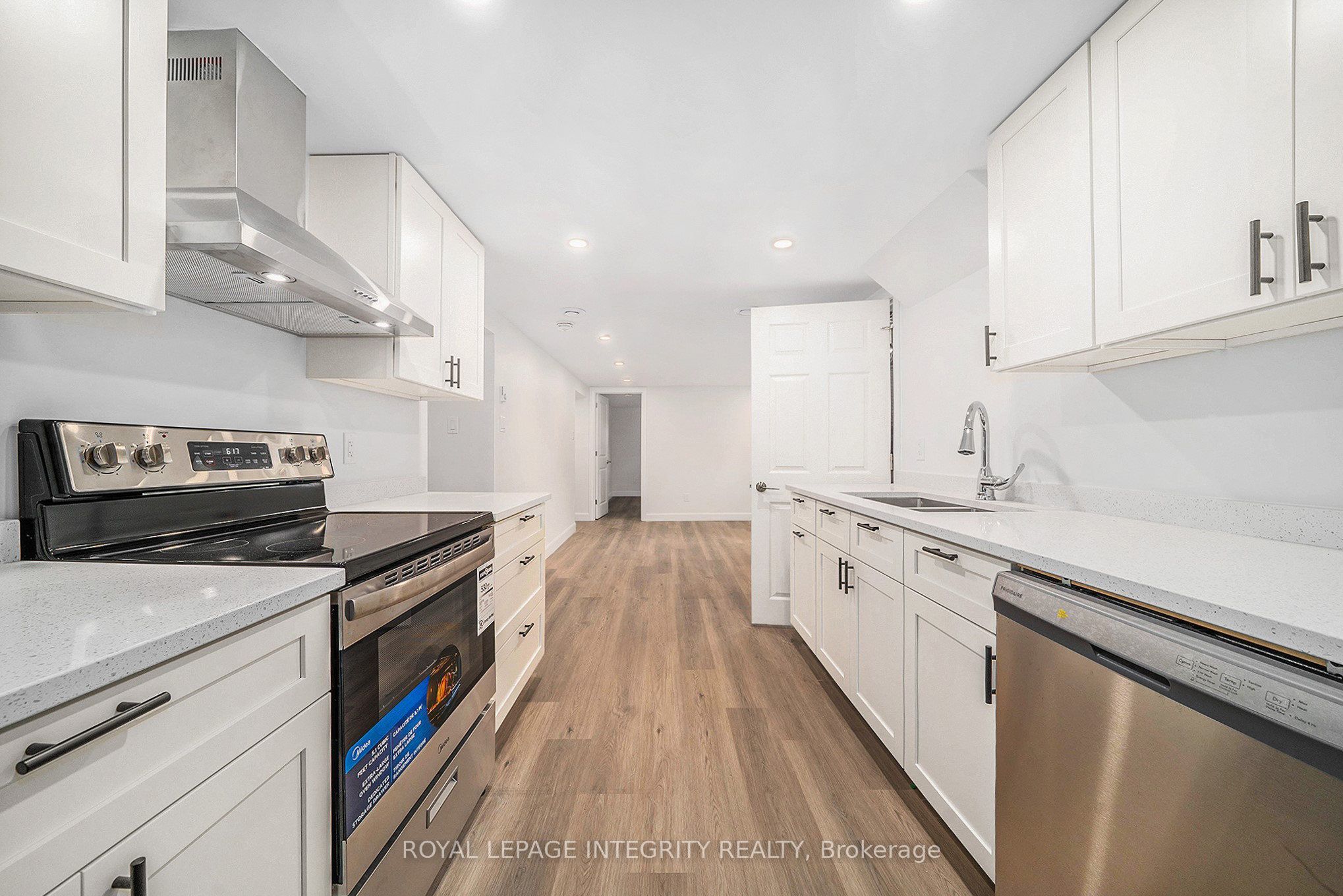 58 Wigan Drive B, Cityview - Parkwoods Hills - Rideau Shore, ON K2E 6L1 photo 3