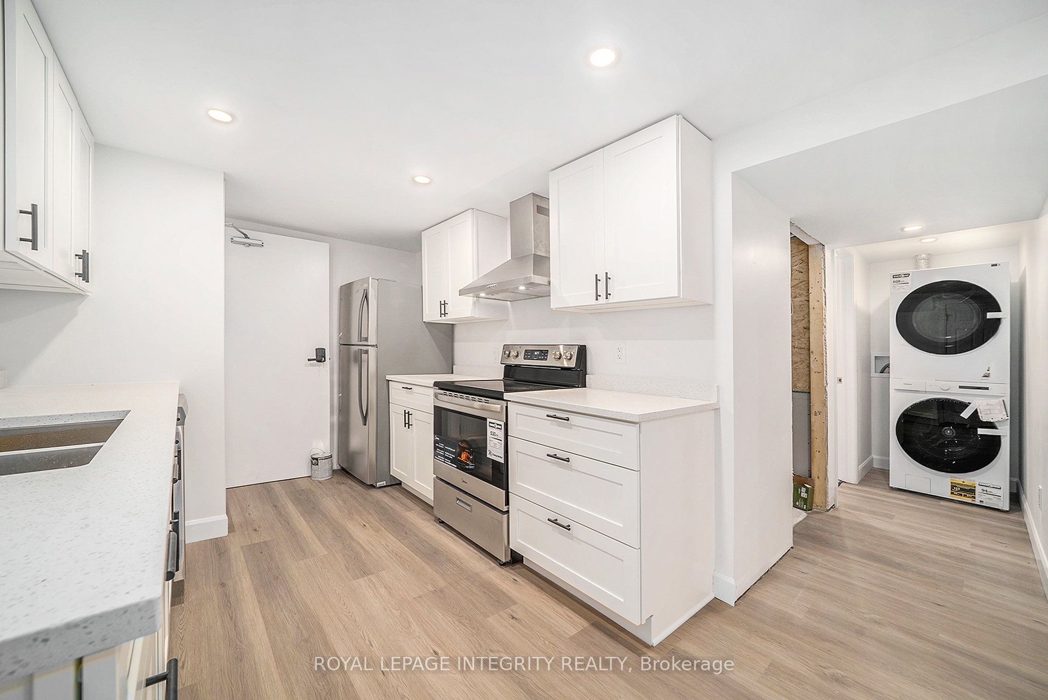 58 Wigan Drive B, Cityview - Parkwoods Hills - Rideau Shore, ON K2E 6L1 photo 4