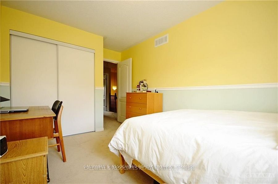 220 Freedom Private, Alta Vista and Area, ON K1G 6W2 photo 4