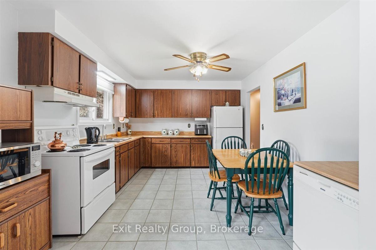 197 Chatterton Valley Crescent, Quinte West, ON K0K 2B0 photo 3