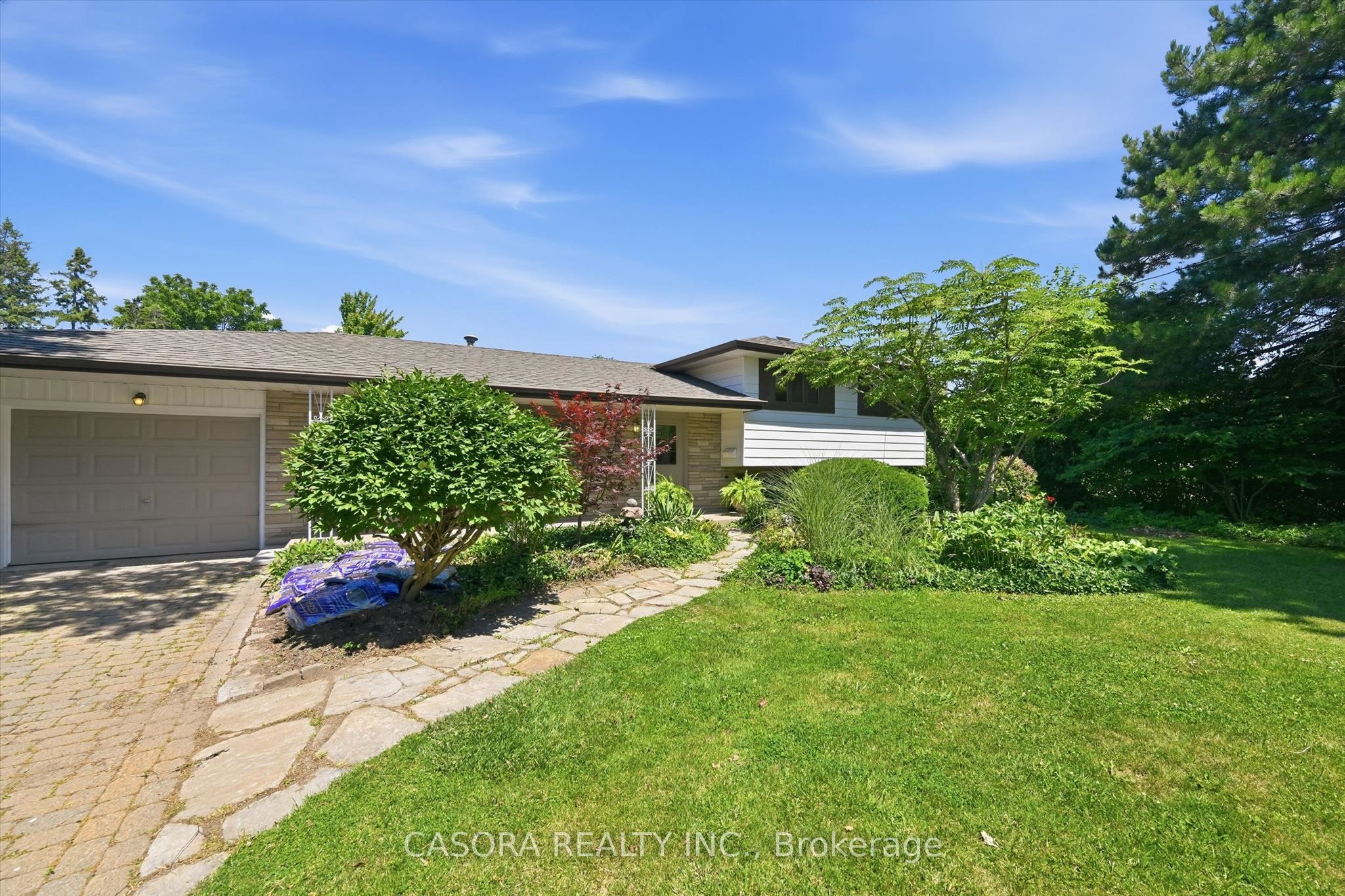 34 Christopher Drive, Hamilton, ON L9B 1G7 photo 2