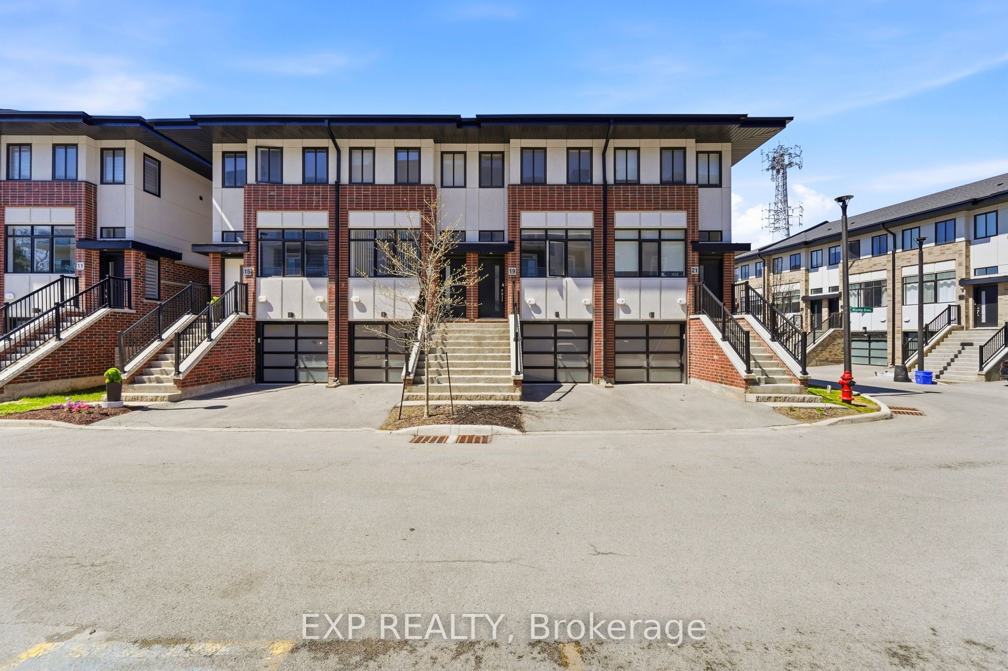 19 Markle Crescent, Hamilton, ON L9G 0H4