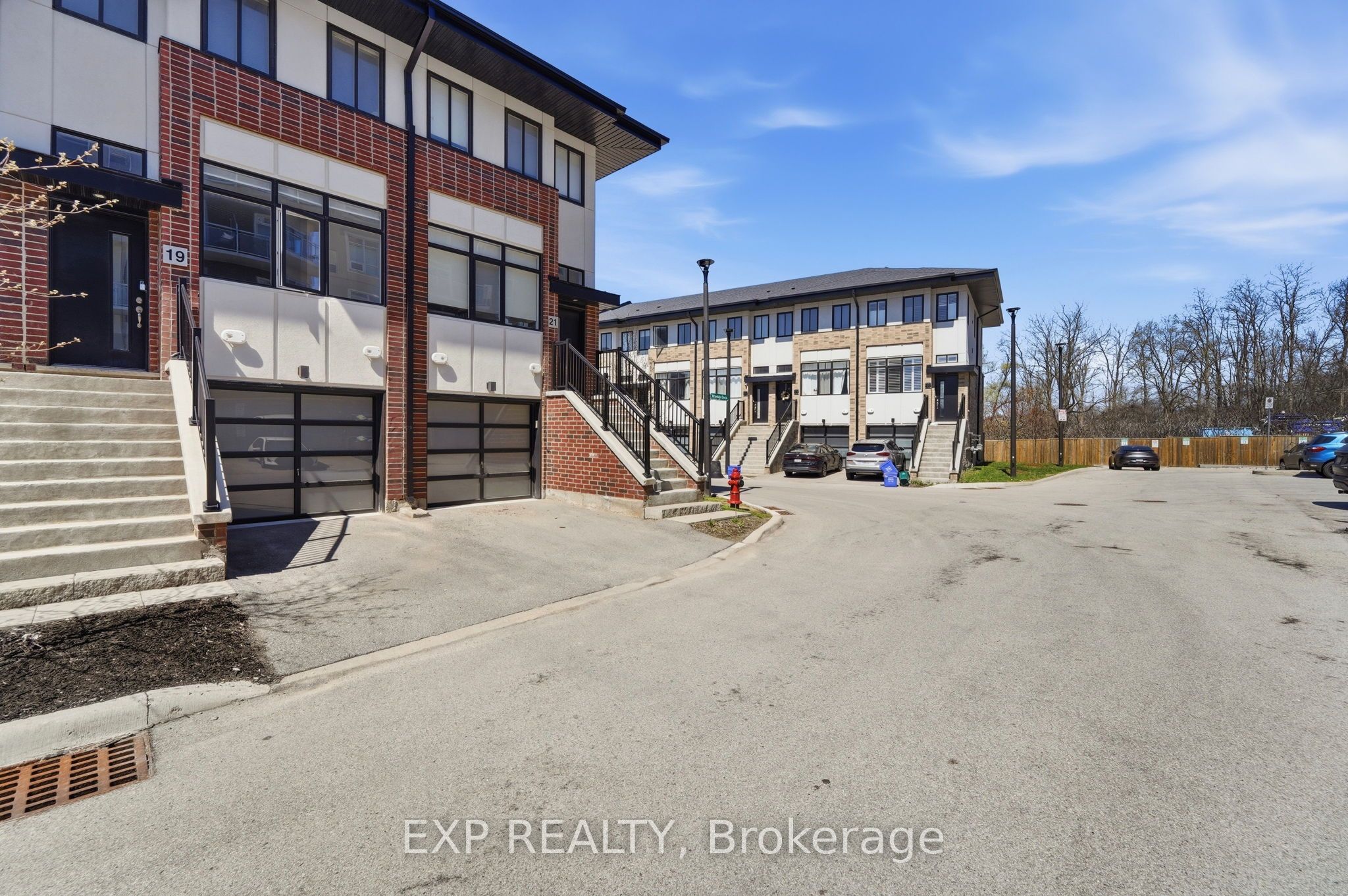 19 Markle Crescent, Hamilton, ON L9G 0H4 photo 2