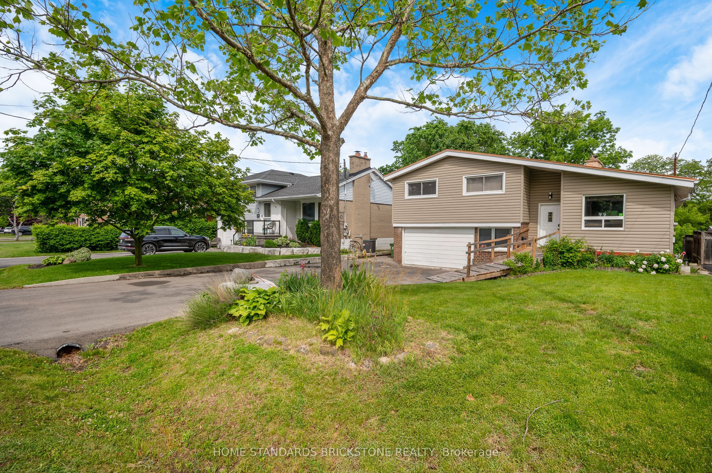 72 Mountain Avenue N, Hamilton, ON L8G 3P5 photo 2