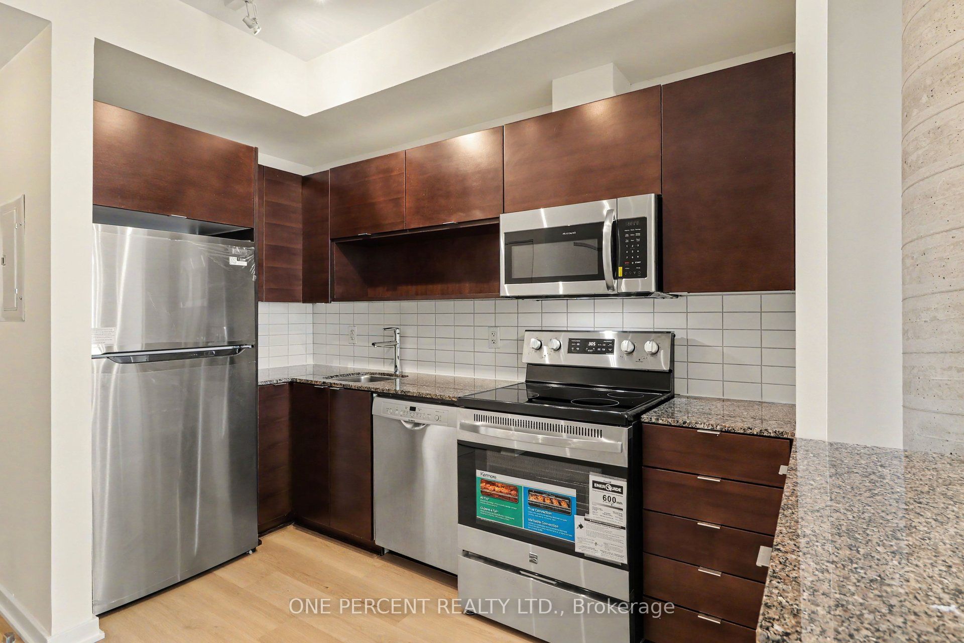 324 Laurier Avenue W 2008, Ottawa Centre, ON K1N 6P6 photo 3