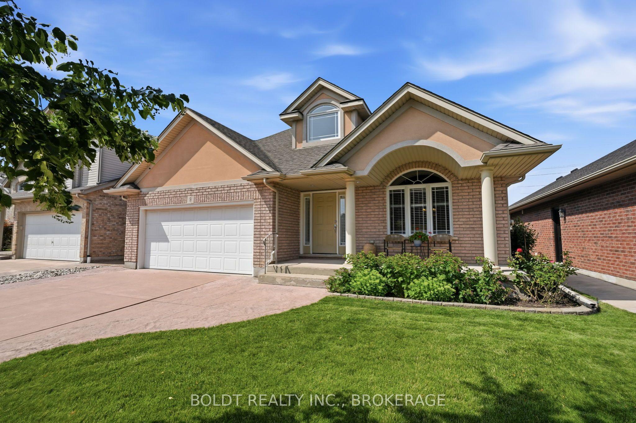 9 Nicholas Drive, St. Catharines, ON L2S 4C2 photo 2