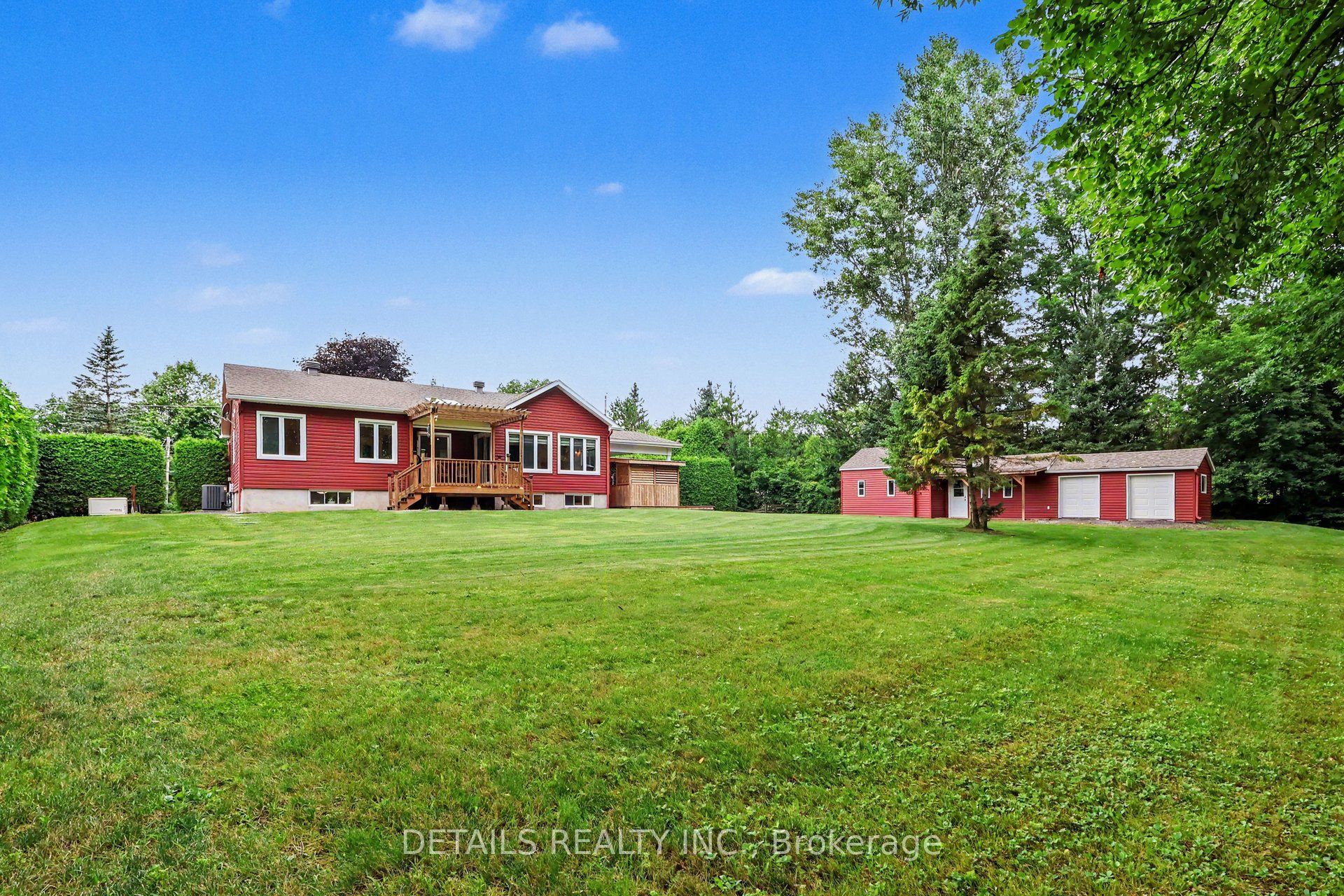 2 Clarence Court, Clarence-Rockland, ON K4K 1K7