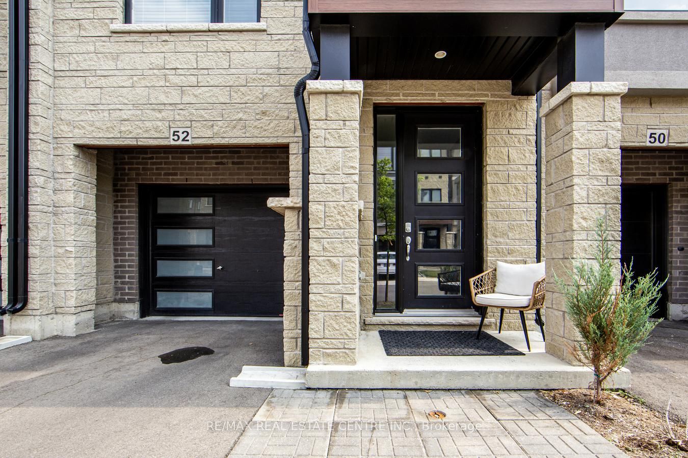 52 Sentinel Lane, Hamilton, ON L9C 0E8 photo 2