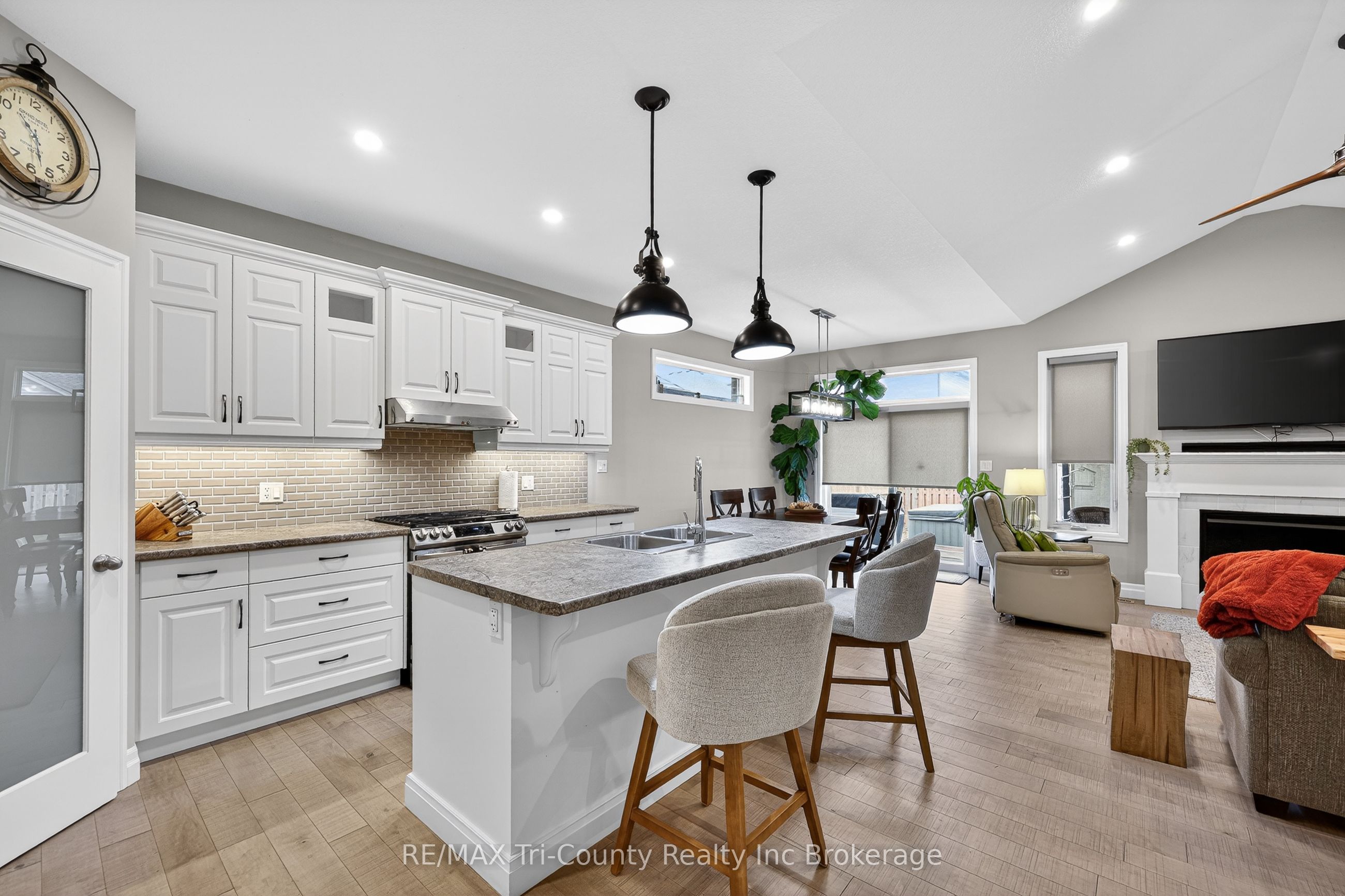 150 Denrich Avenue, Tillsonburg, ON N4G 0H3 photo 5