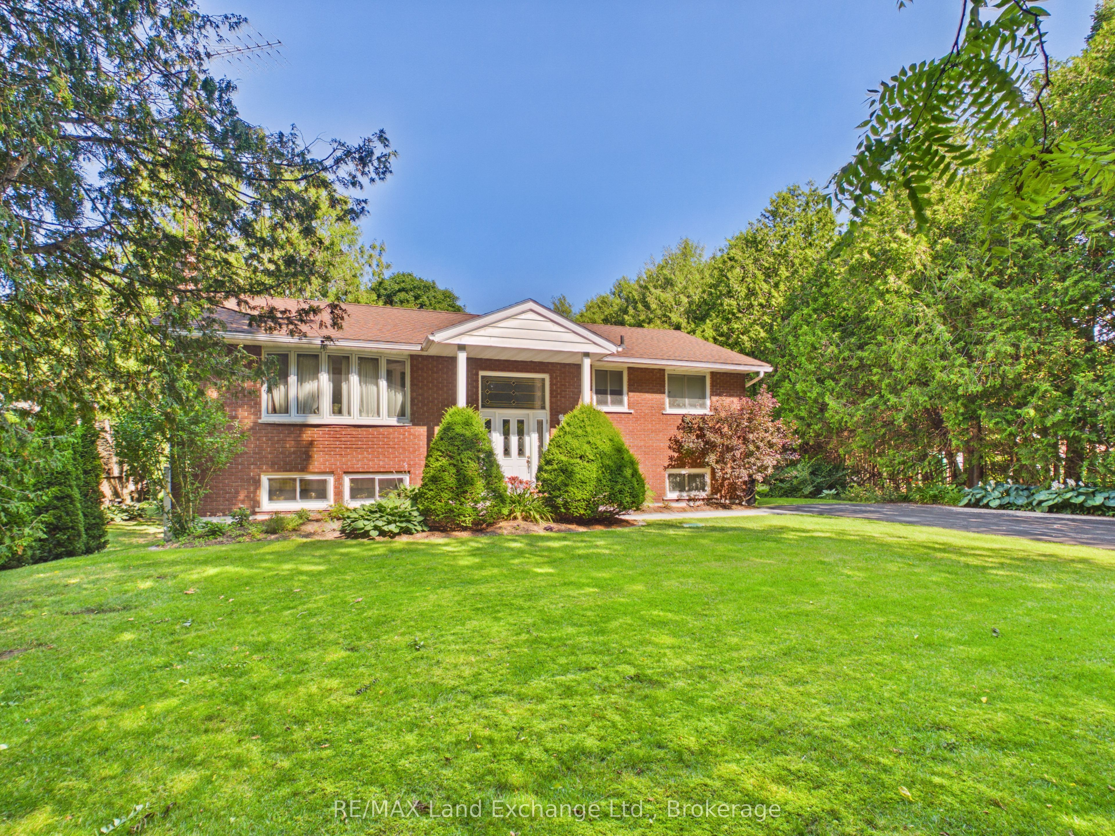 37 Albert Road, Kincardine, ON N2Z 2T0