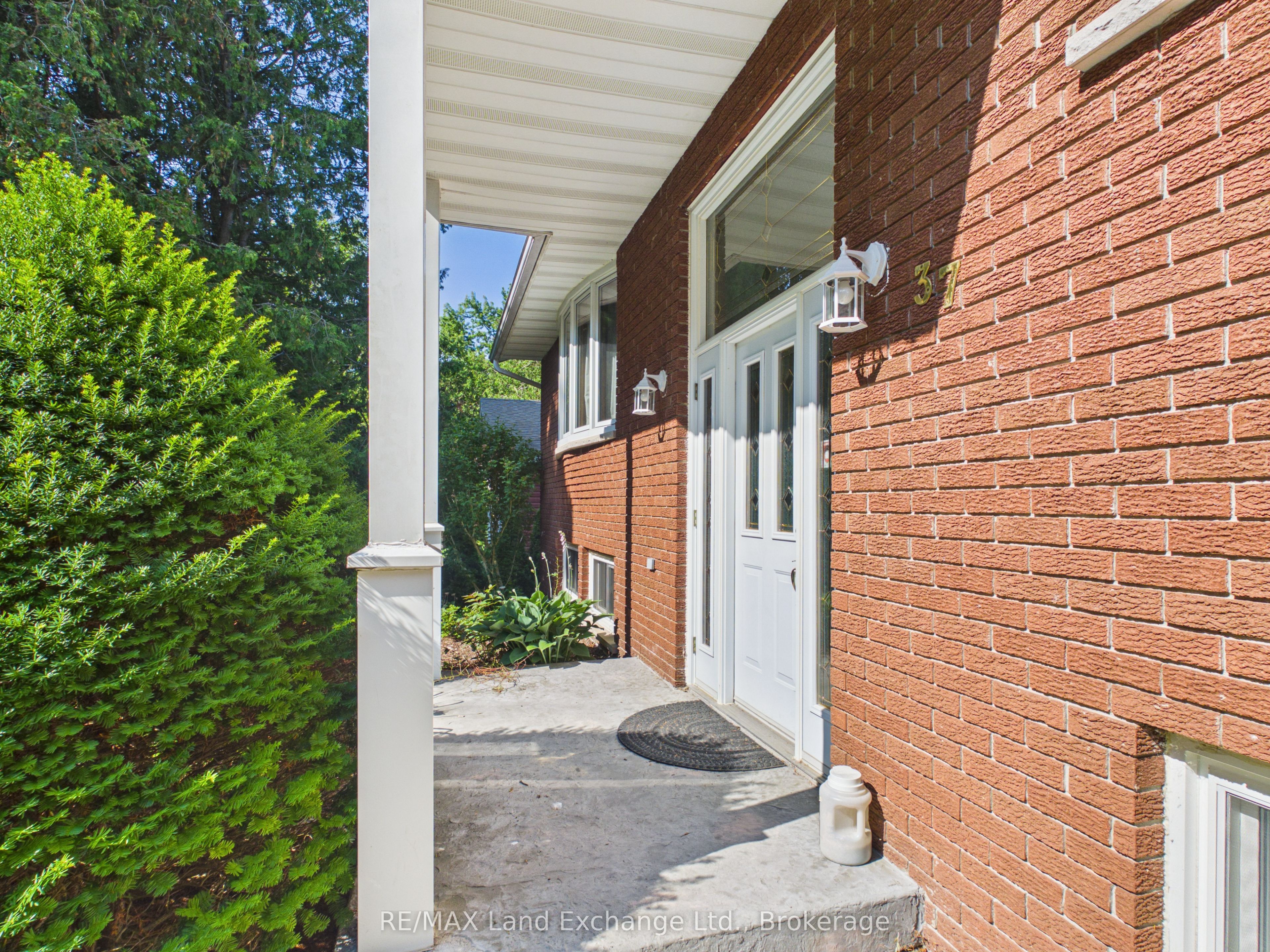 37 Albert Road, Kincardine, ON N2Z 2T0 photo 3