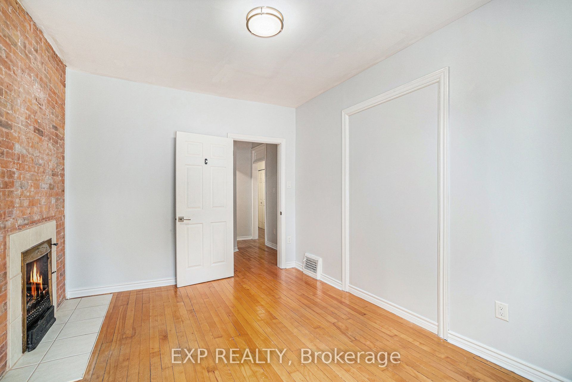 350 Fifth Avenue 3, Glebe - Ottawa East and Area, ON K1S 2N8 photo 5