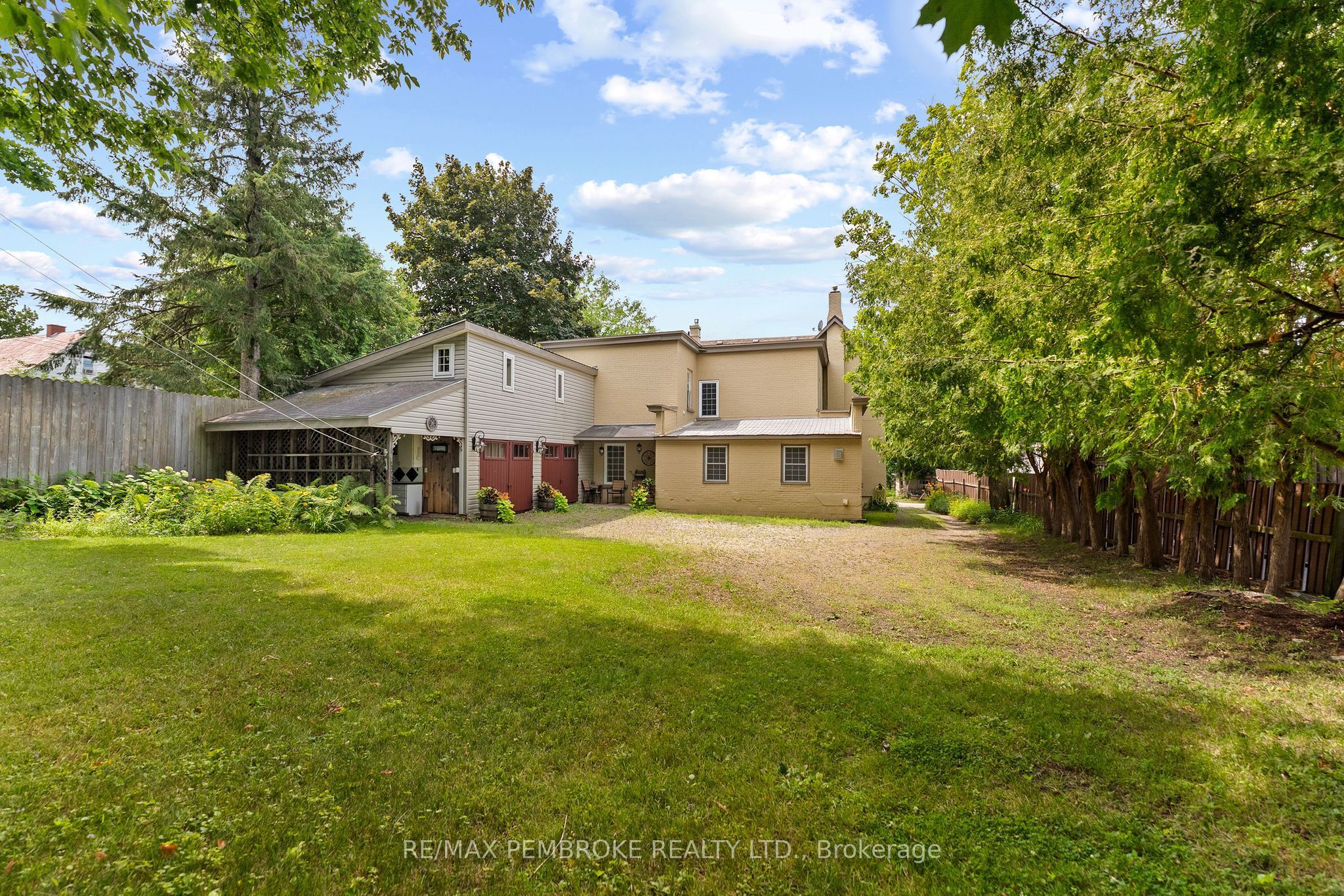 233 Catherine Street, Pembroke, ON K8A 1V5 photo 4
