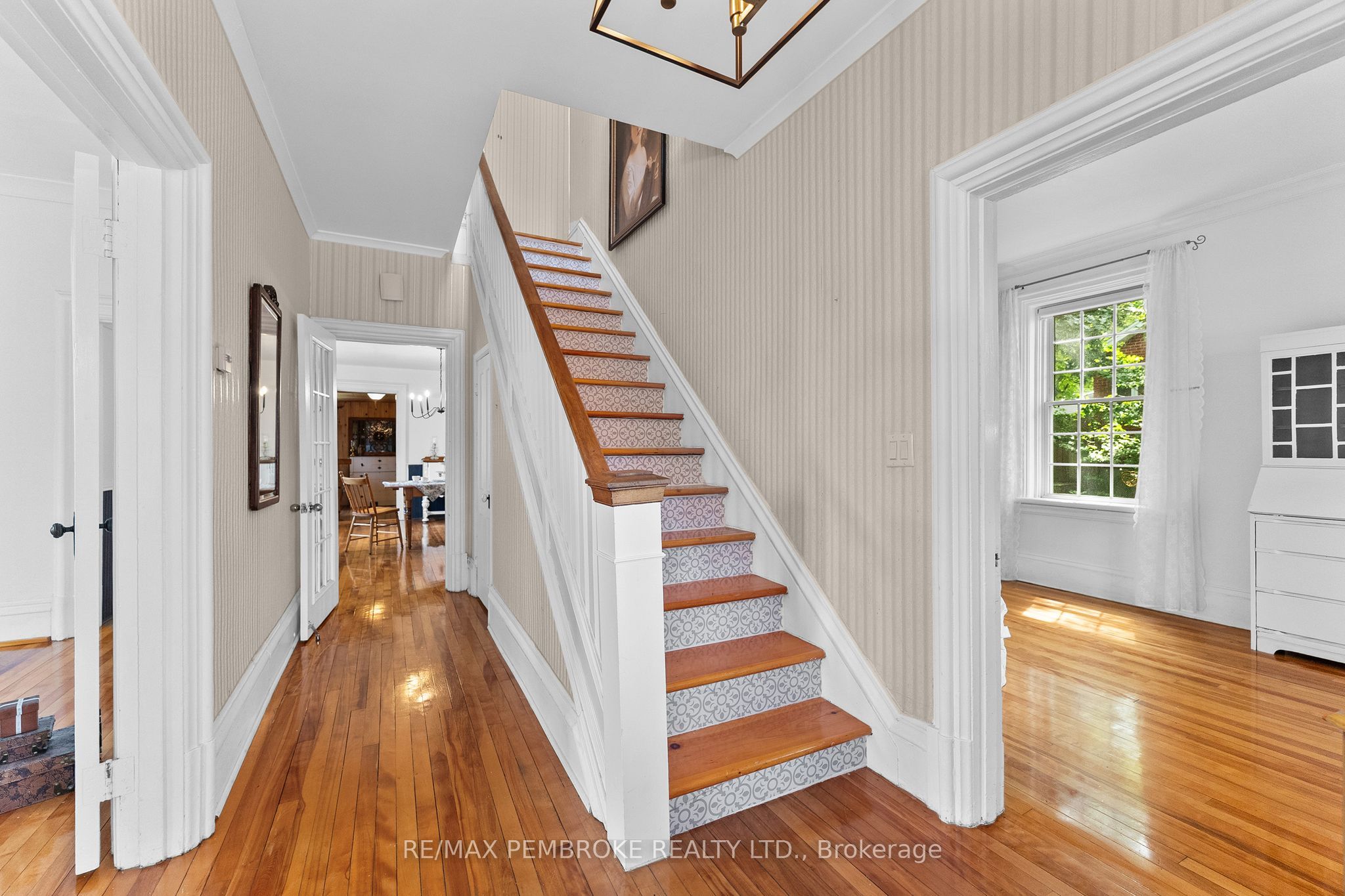 233 Catherine Street, Pembroke, ON K8A 1V5 photo 5
