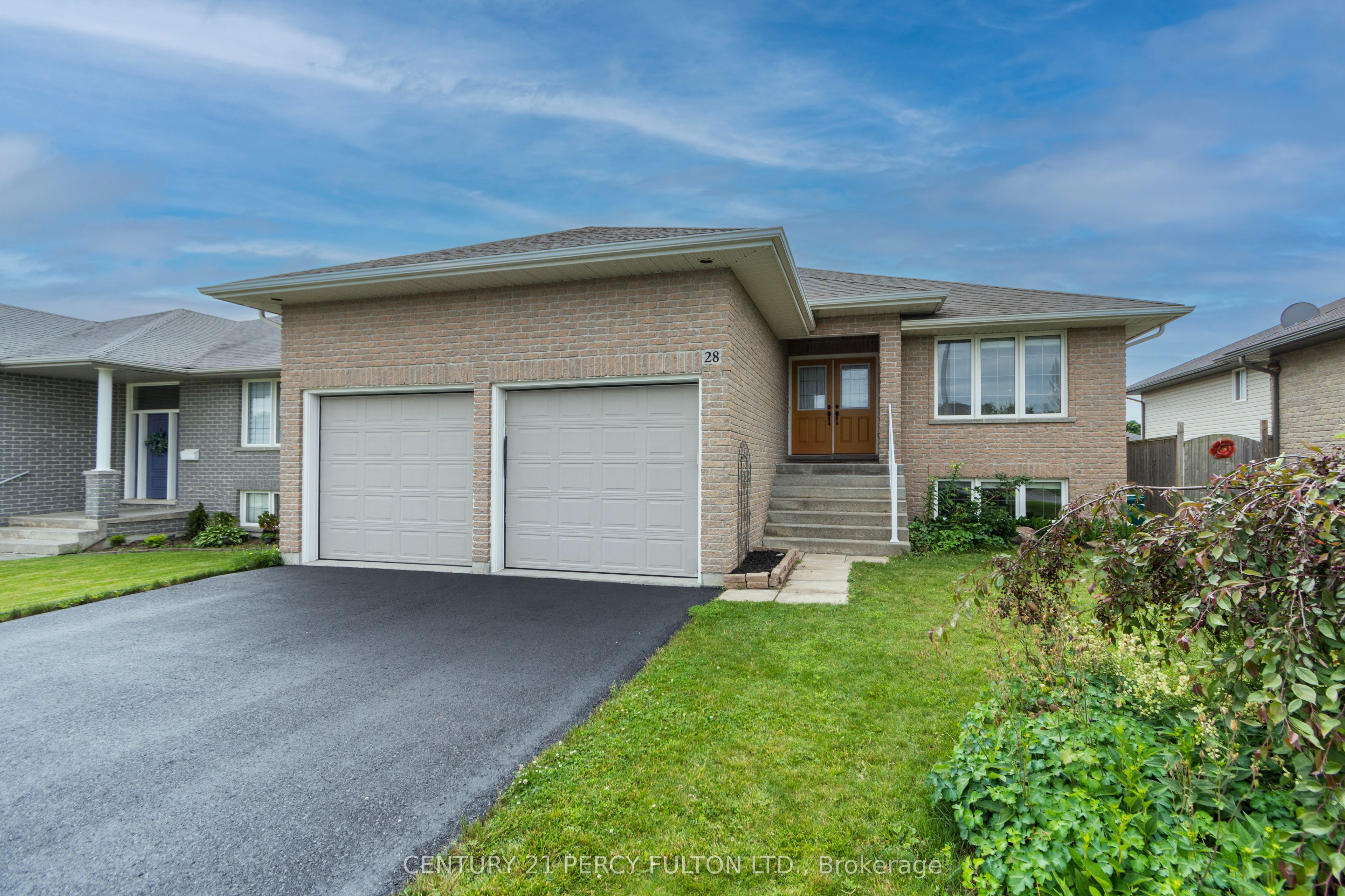 28 Freedom Crescent, Quinte West, ON K8V 0C1