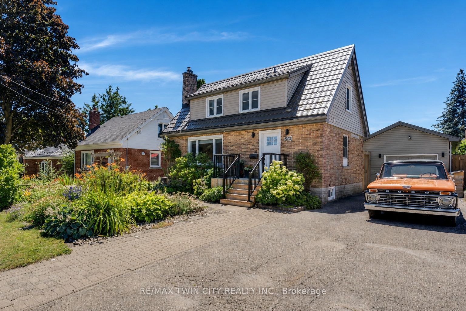 795 Rockway Drive, Kitchener, ON N2G 3B6 photo 2