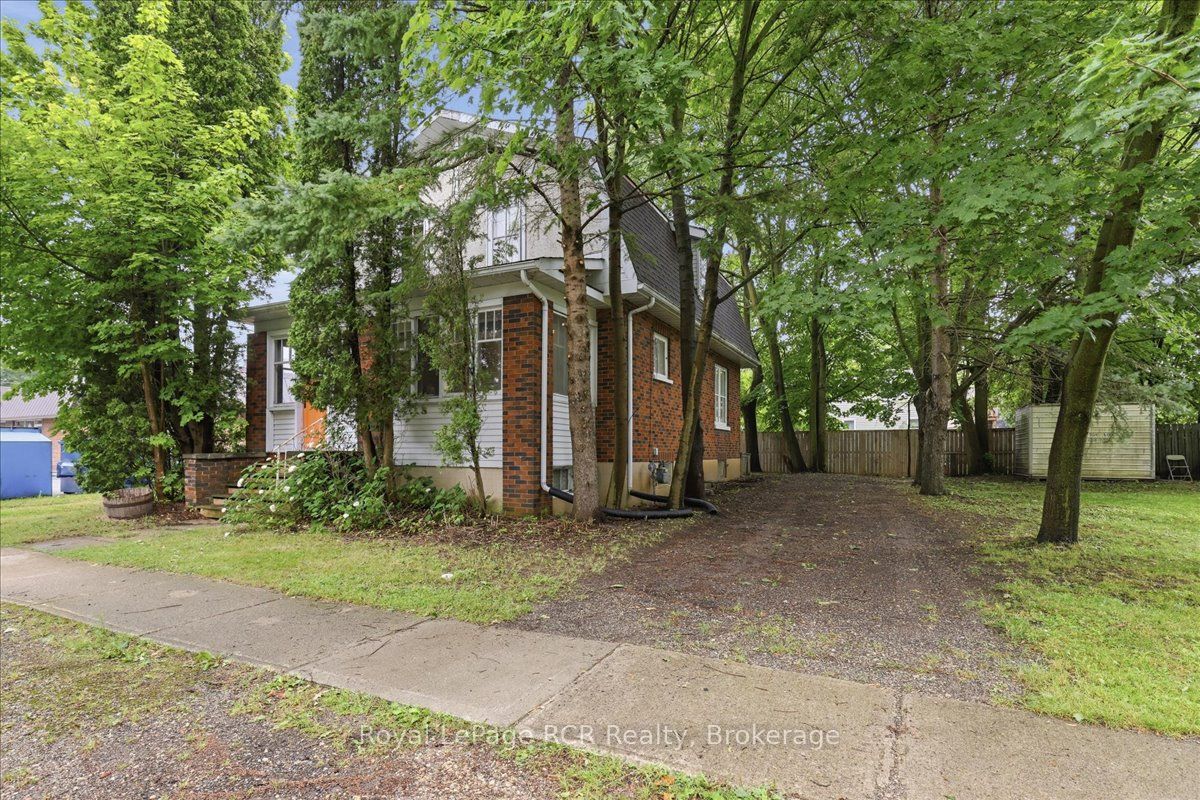 144 Davidson Avenue S, North Perth, ON N4W 2J6 photo 2