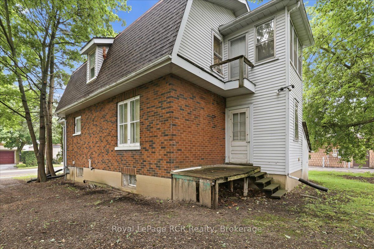 144 Davidson Avenue S, North Perth, ON N4W 2J6 photo 4