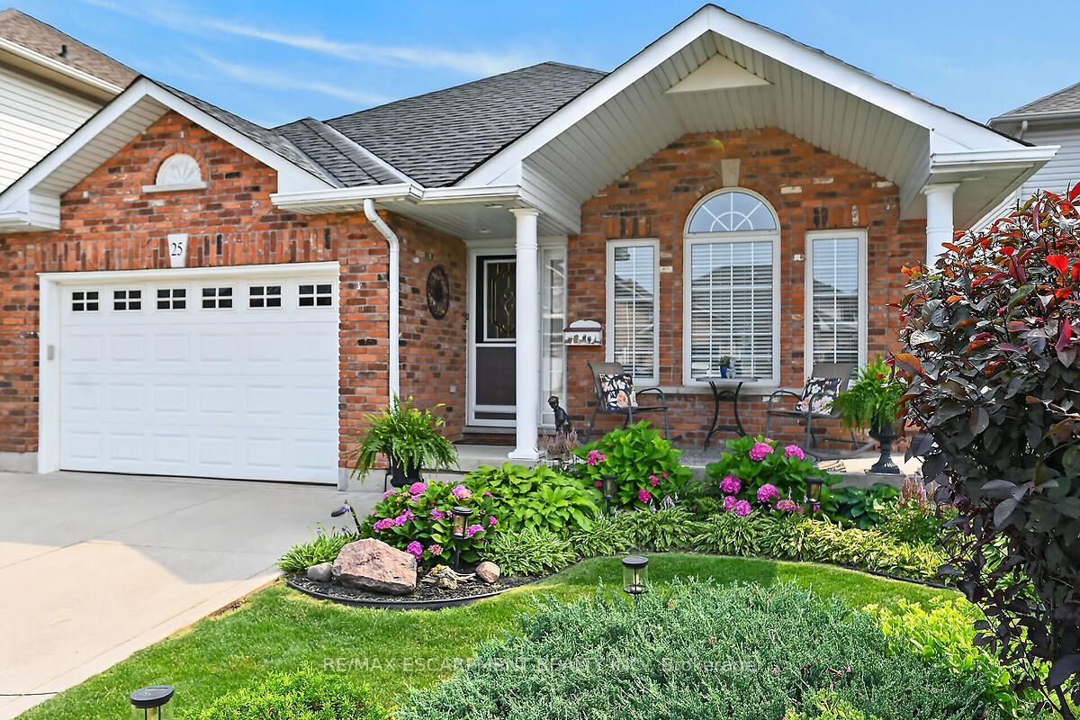 25 Eric Burke Court, Hamilton, ON L9A 5J9 photo 3