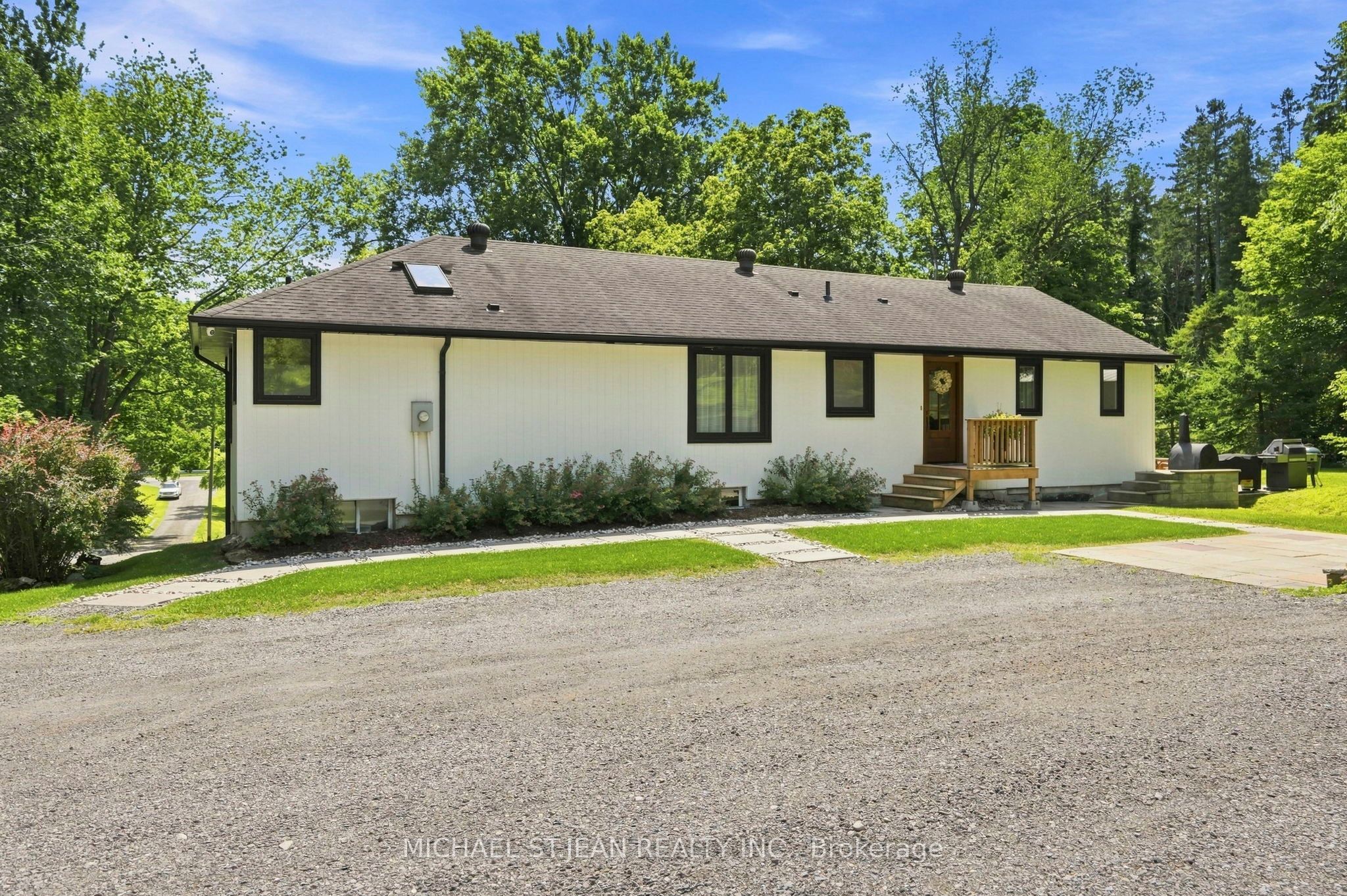 1095 Governors Road, Hamilton, ON L9H 5E3 photo 3