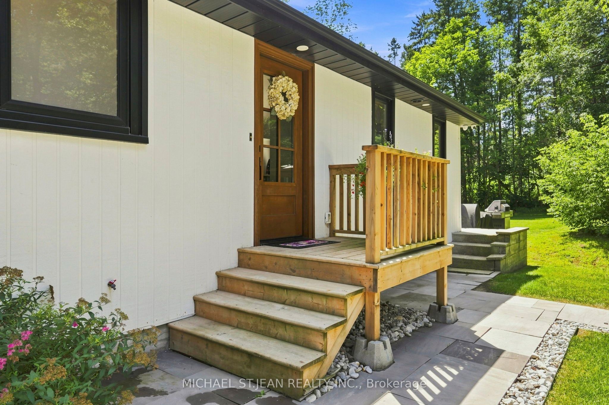 1095 Governors Road, Hamilton, ON L9H 5E3 photo 4