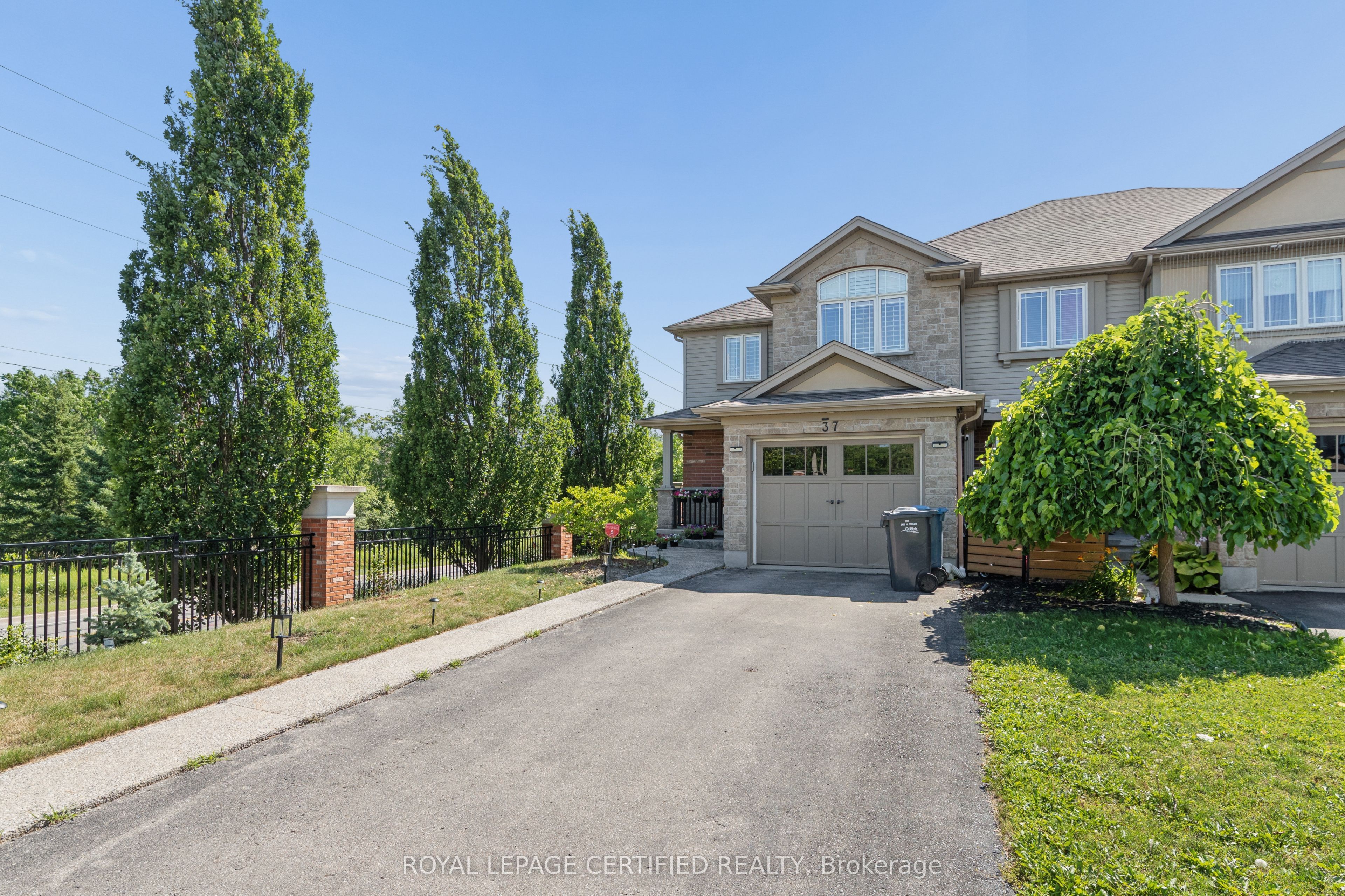 37 Wilkie Crescent, Guelph, ON N1L 0B1 photo 2