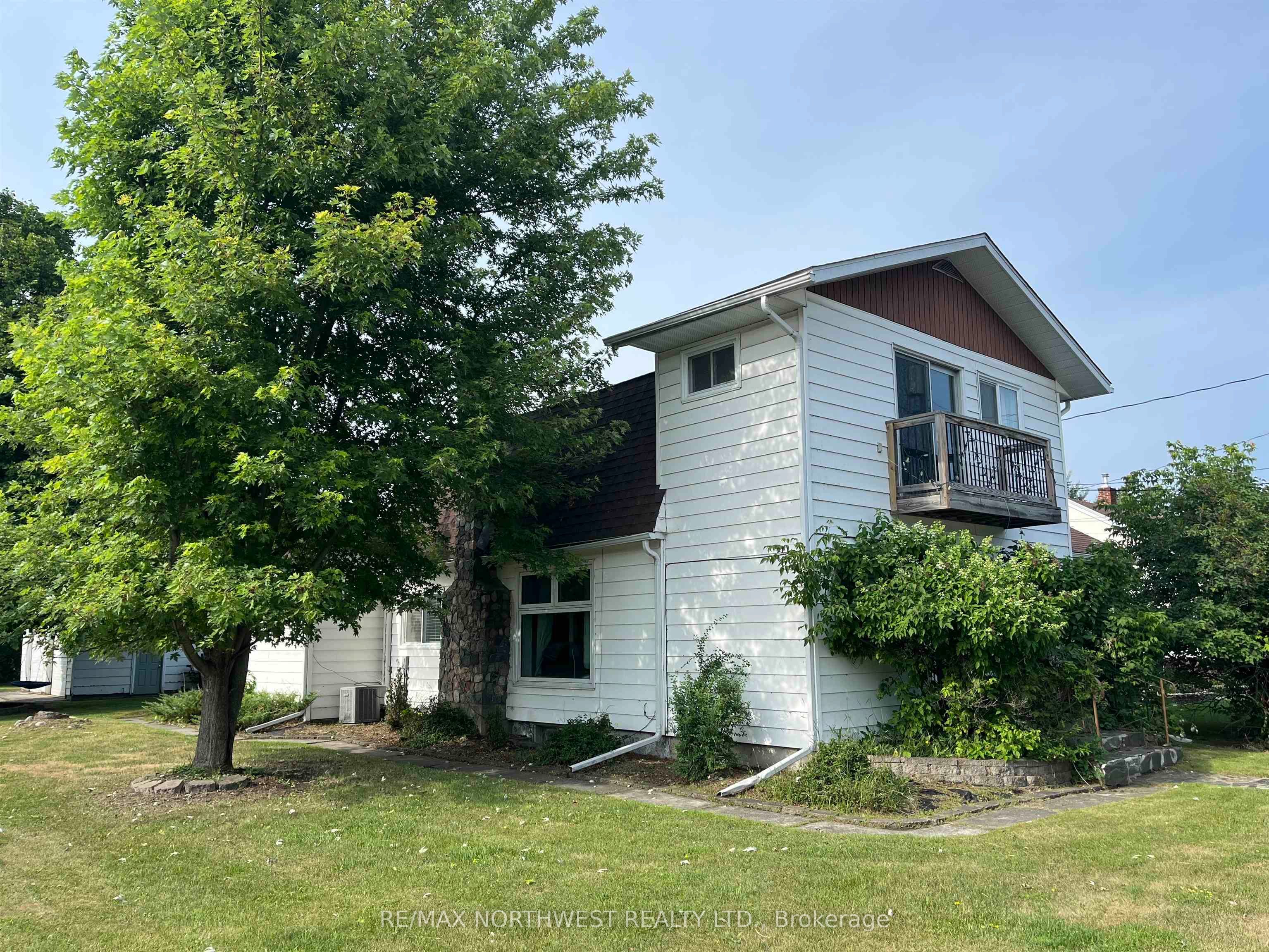 633 Church St, Fort Frances, ON P9A 1E7