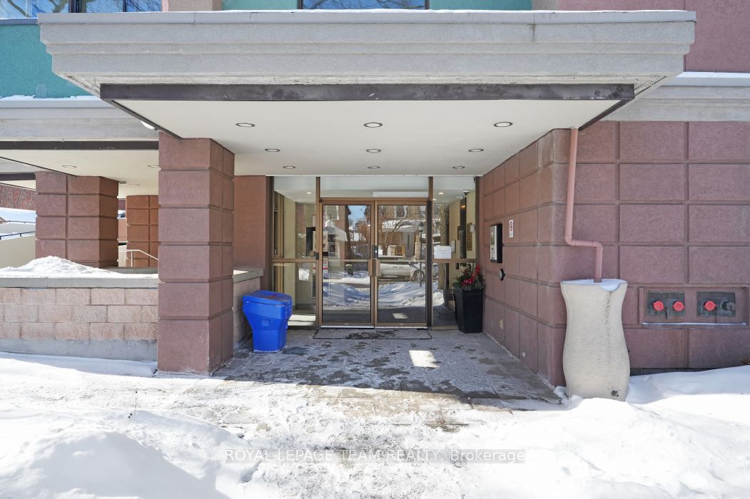 40 E Arthur Street E 1004, West Centre Town, ON K1R 7T5 photo 4