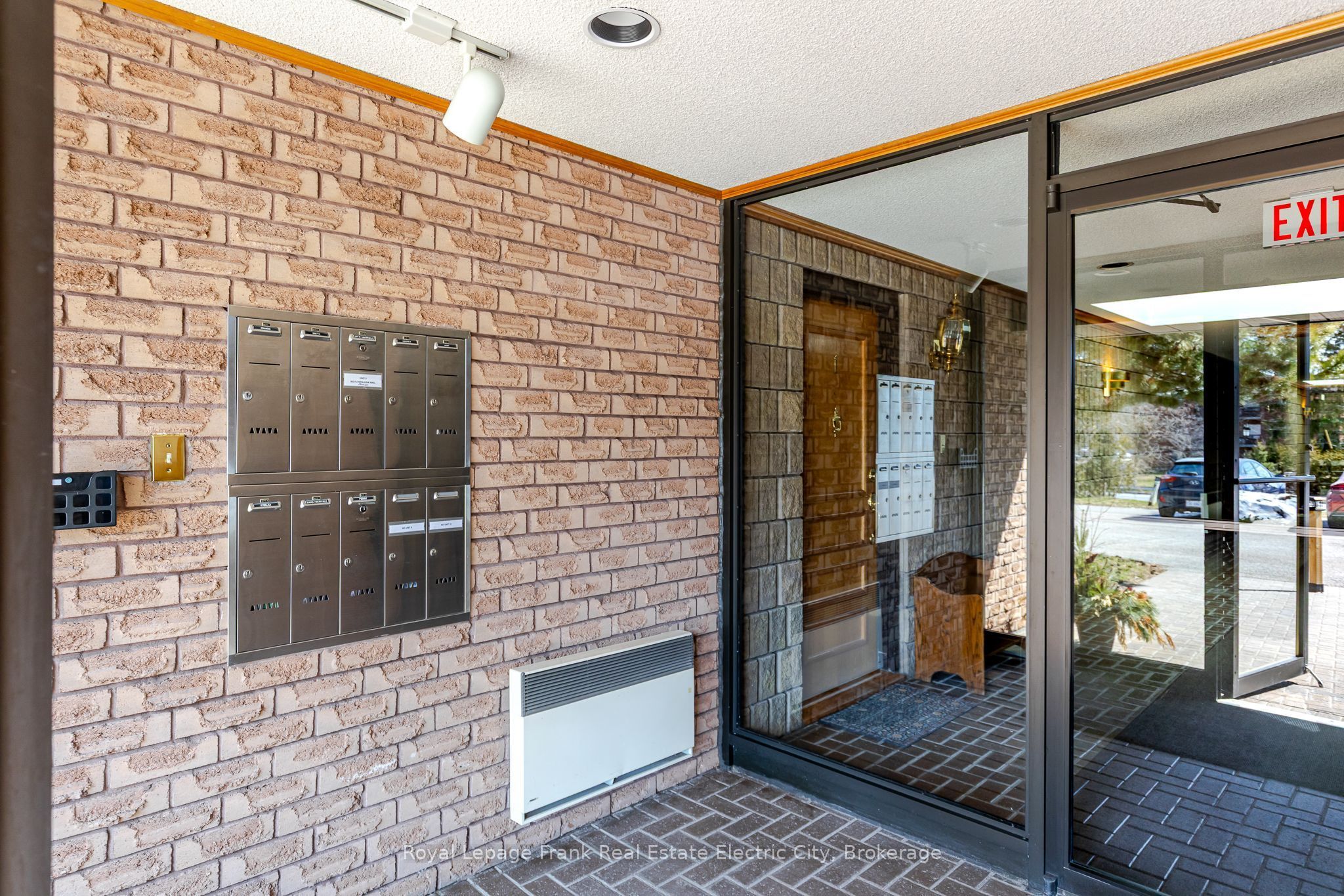 685 Whitaker Street 6, Peterborough, ON K9H 7K3 photo 4