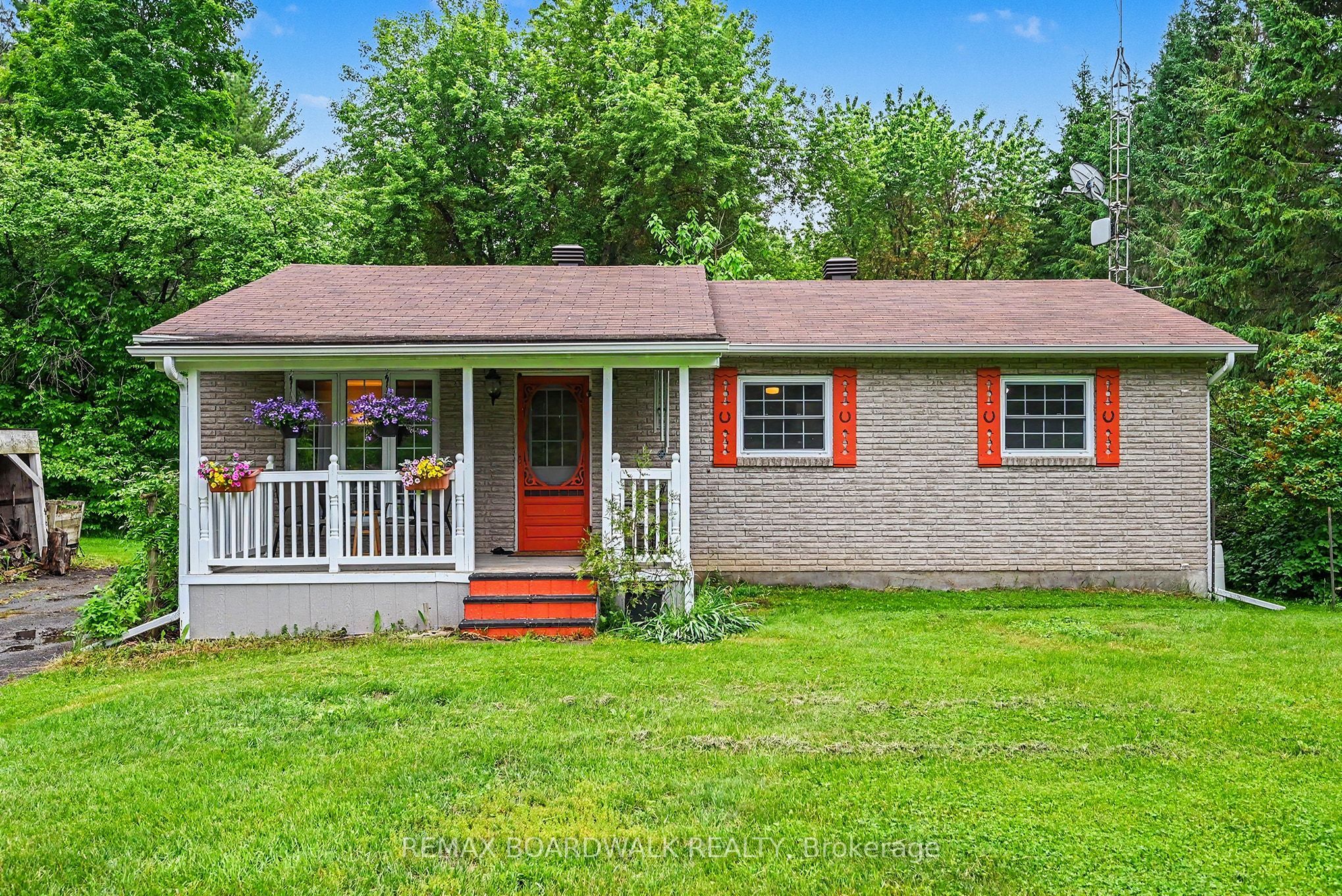 3260 Tolmies Corners Road, North Stormont, ON K0C 1C0 photo 2