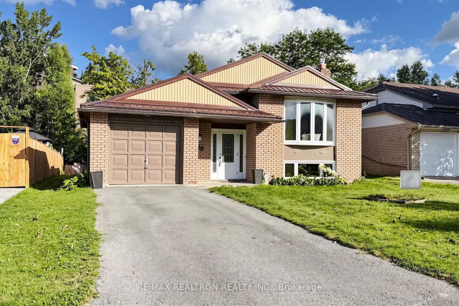 938 Whitefield Drive, Peterborough, ON K9J 7V9
