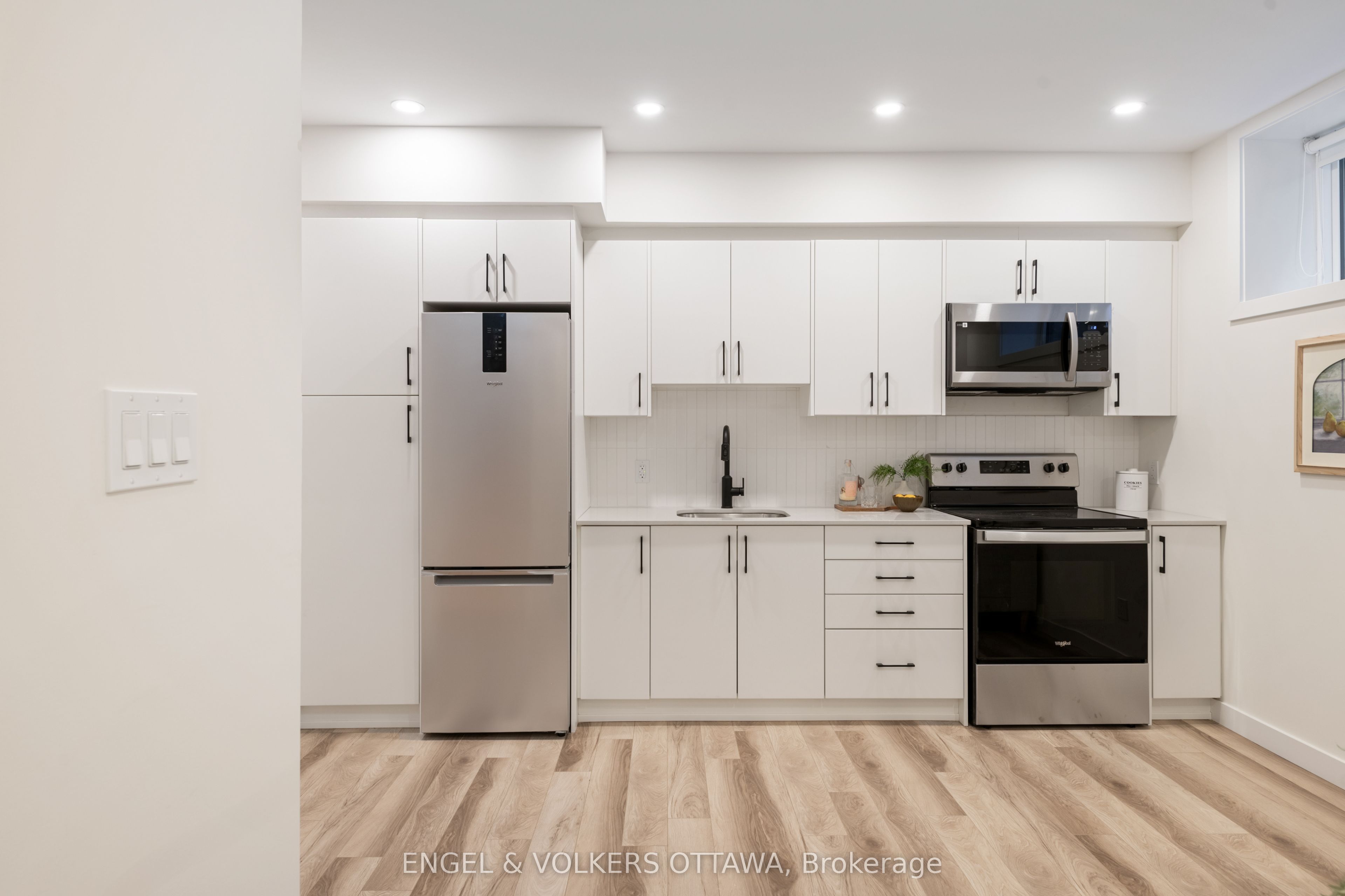 88B Hamilton Avenue N, Tunneys Pasture and Ottawa West, ON K1Y 1B9 photo 4
