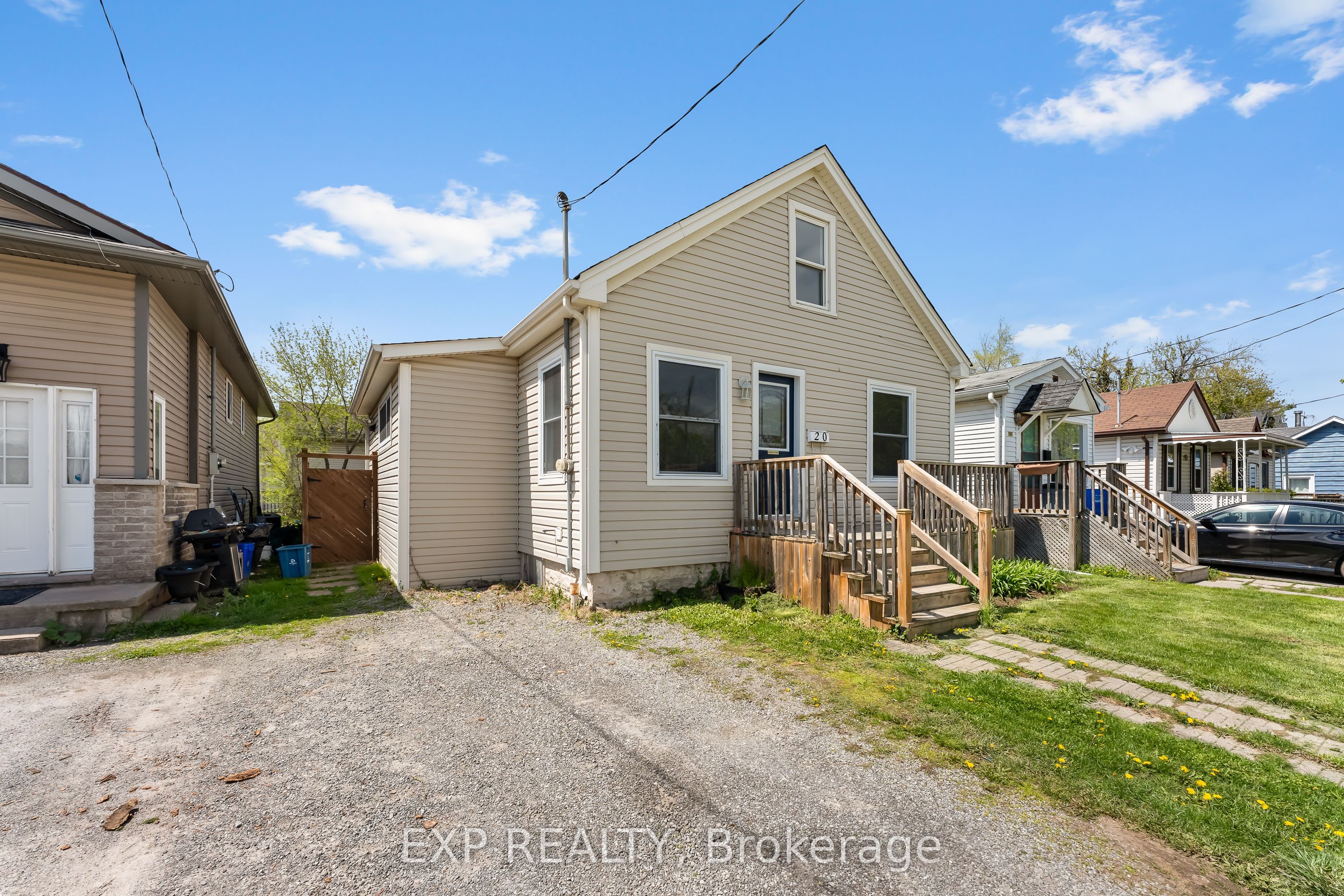 20 Lloyd Street, St. Catharines, ON L2S 2N8 photo 2