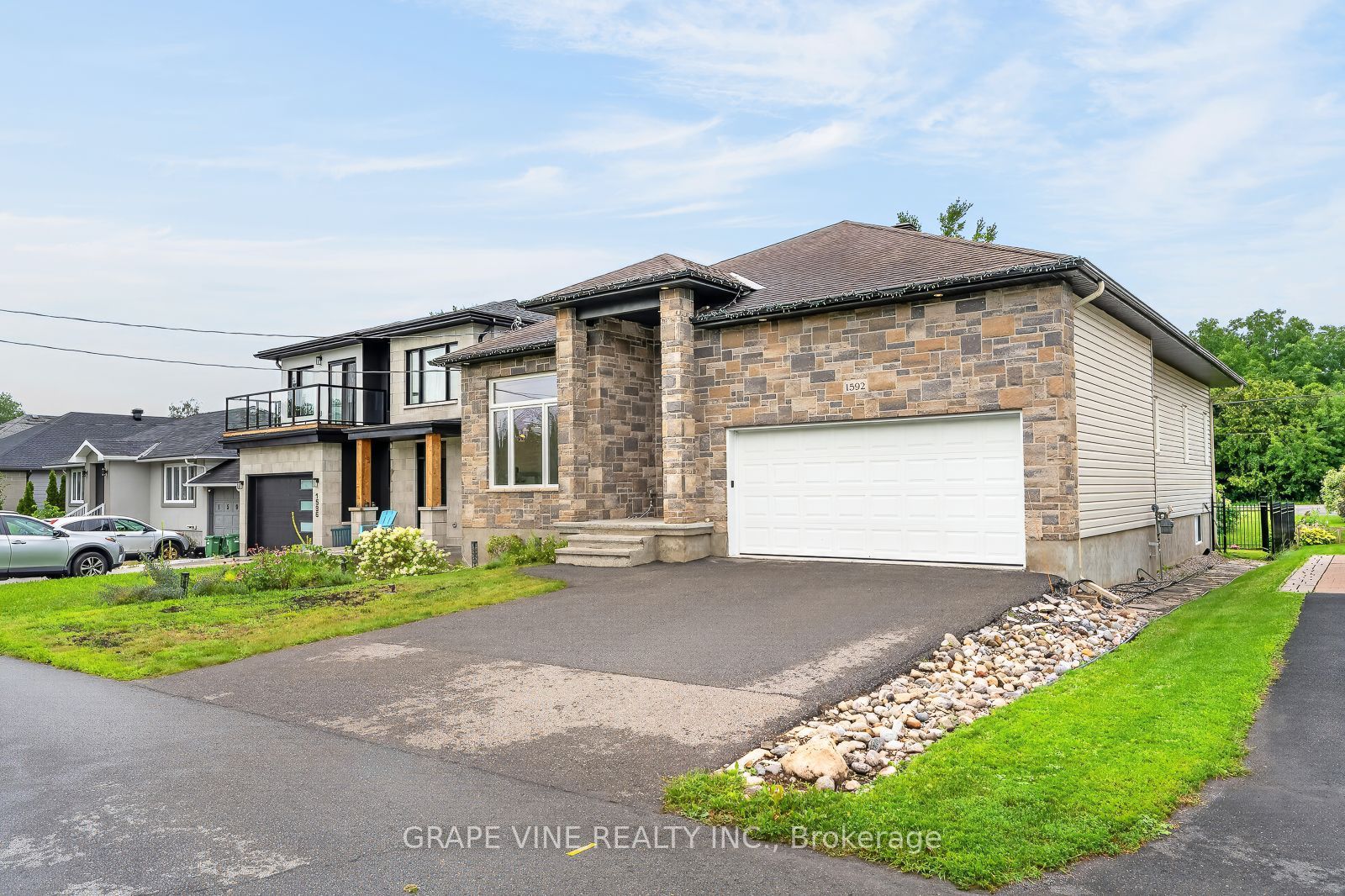 1592 Rosebella Avenue, Blossom Park - Airport and Area, ON K1T 1G1 photo 3