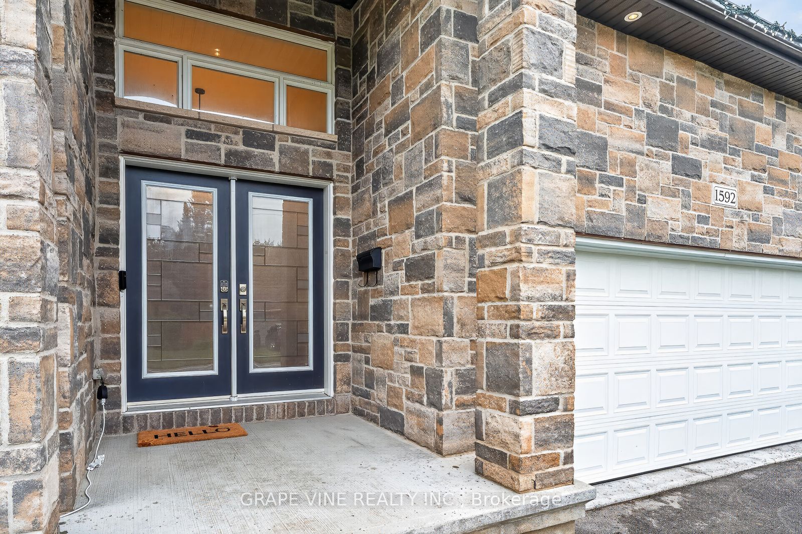 1592 Rosebella Avenue, Blossom Park - Airport and Area, ON K1T 1G1 photo 4