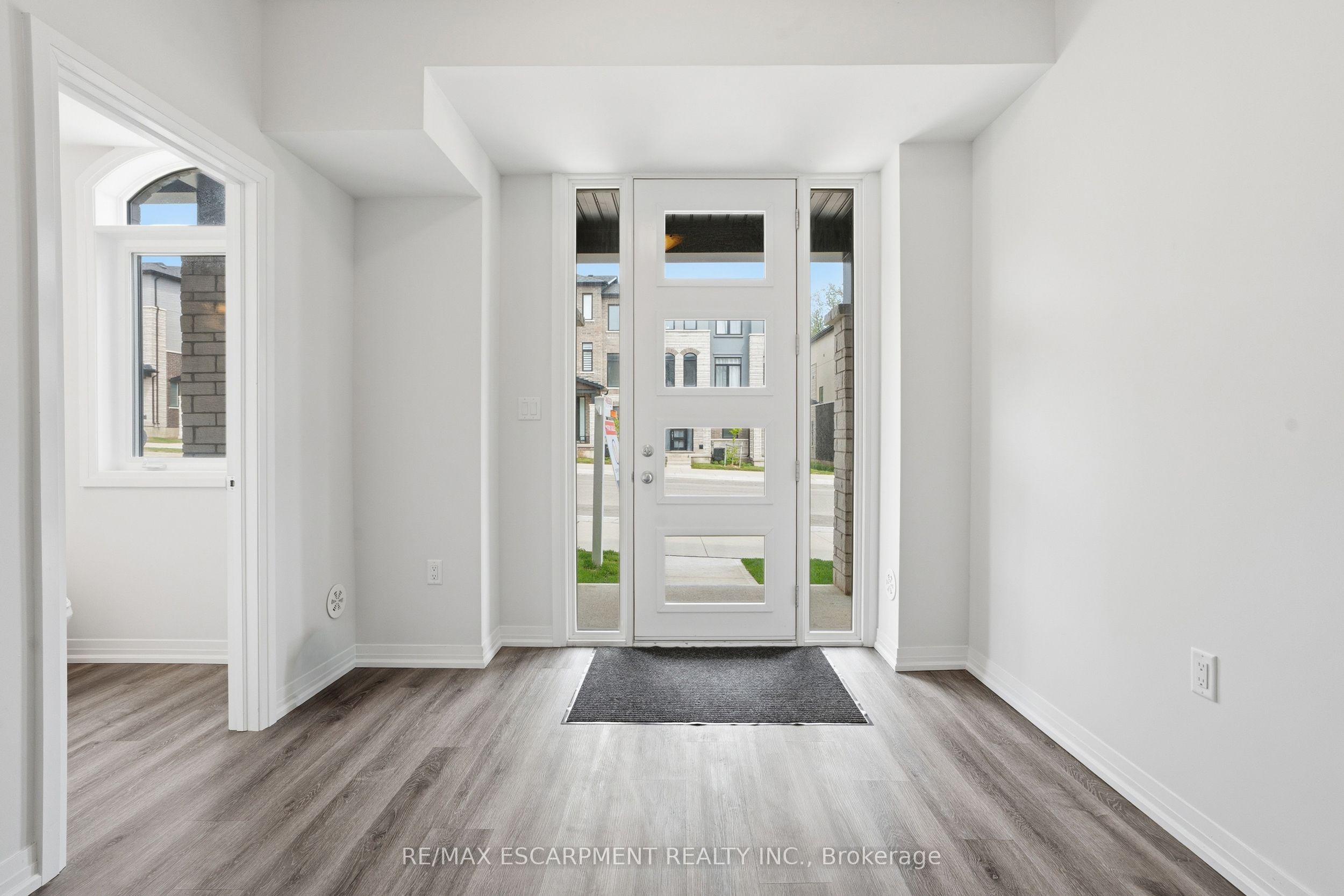 155 Equestrian Way 33, Cambridge, ON N3E 0E8 photo 3