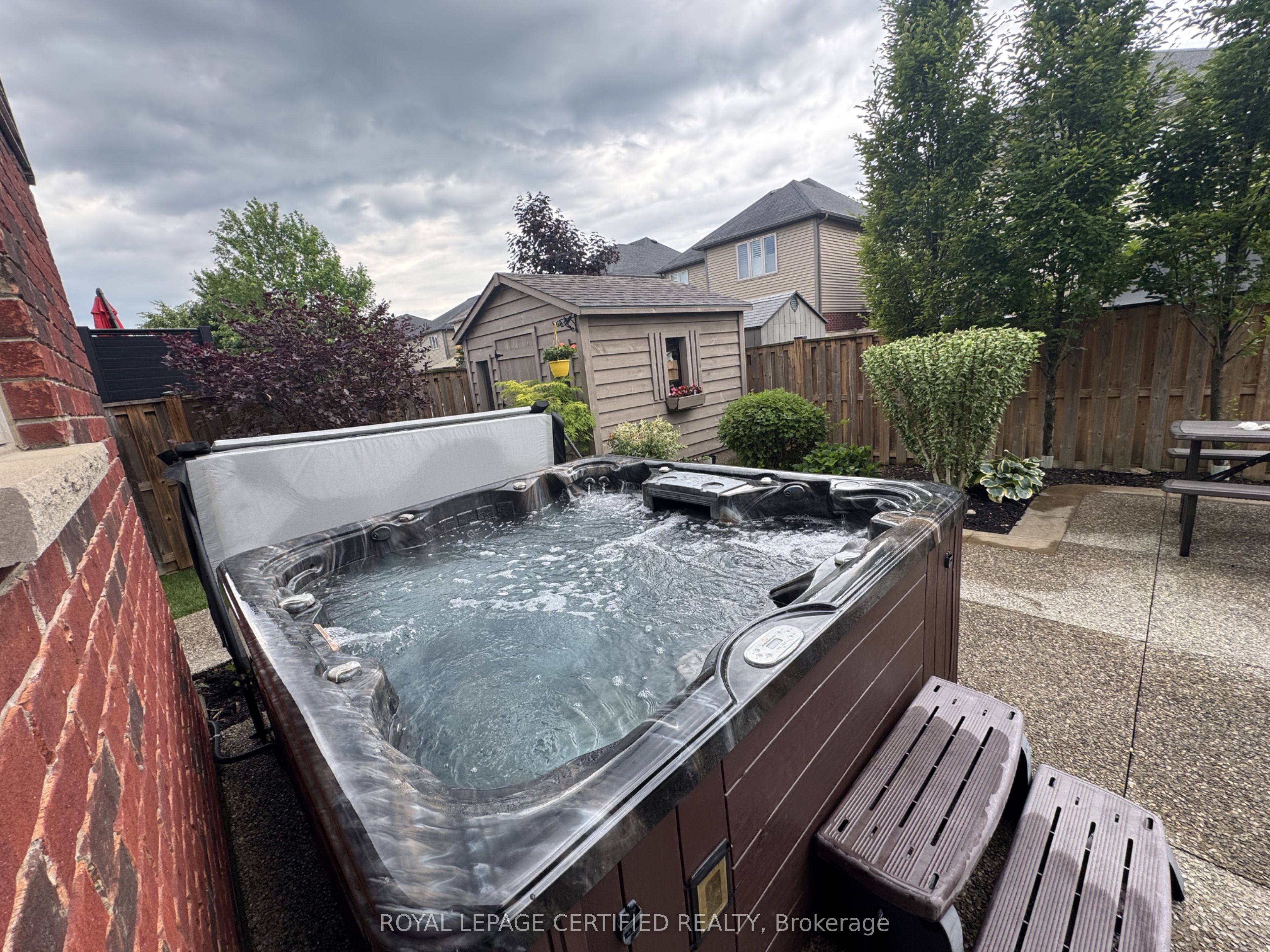 252 Westbank Trail, Hamilton, ON L8K 5R9 photo 3