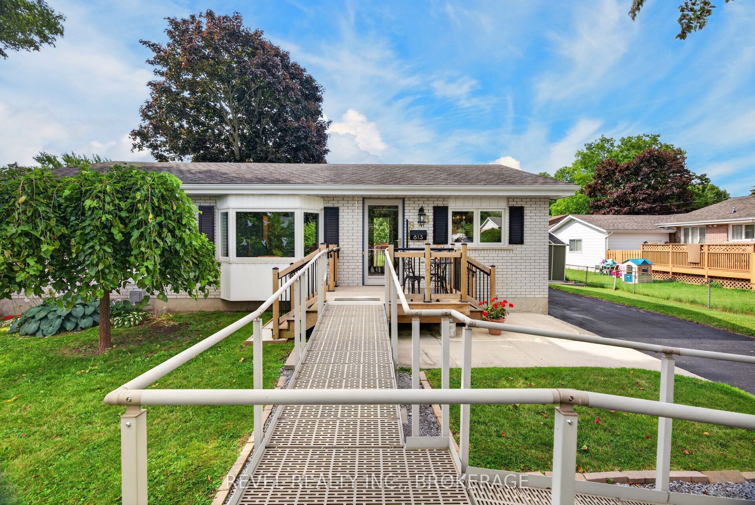 813 Camberley Crescent, Kingston, ON K7M 4C6 photo 5