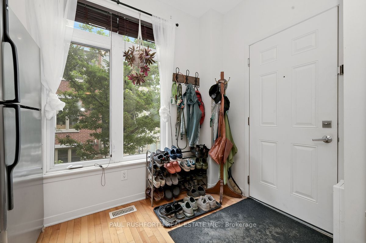 795 Montreal Road 3, Manor Park - Cardinal Glen and Area, ON K1K 0S9 photo 3