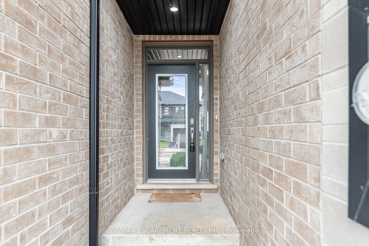 55 Greenwich Avenue, Hamilton, ON L8J 0L6 photo 3