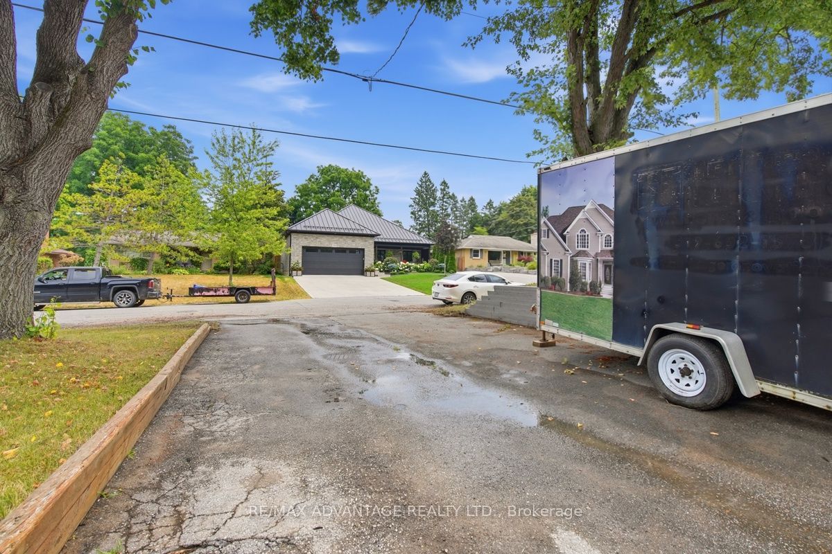 367 Brock Street, London South, ON N6K 2M3 photo 2