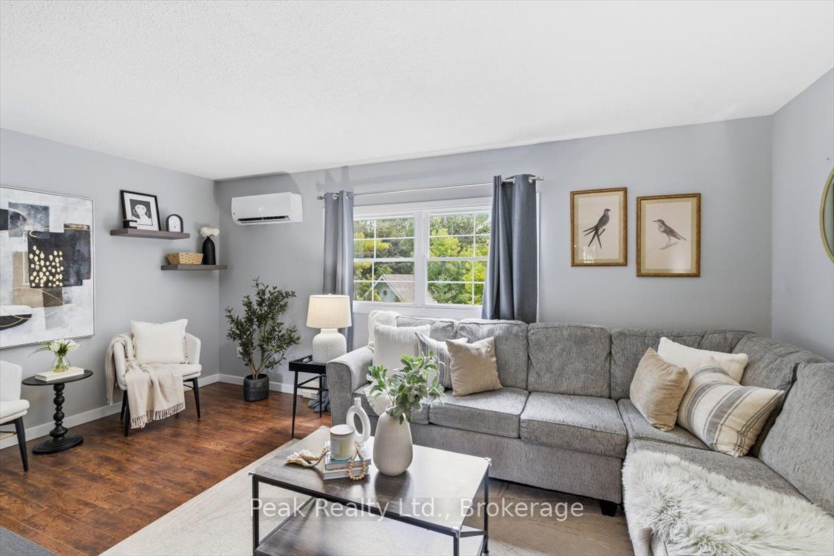 1673 Applewood Crescent, Peterborough, ON K9K 1N3 photo 2