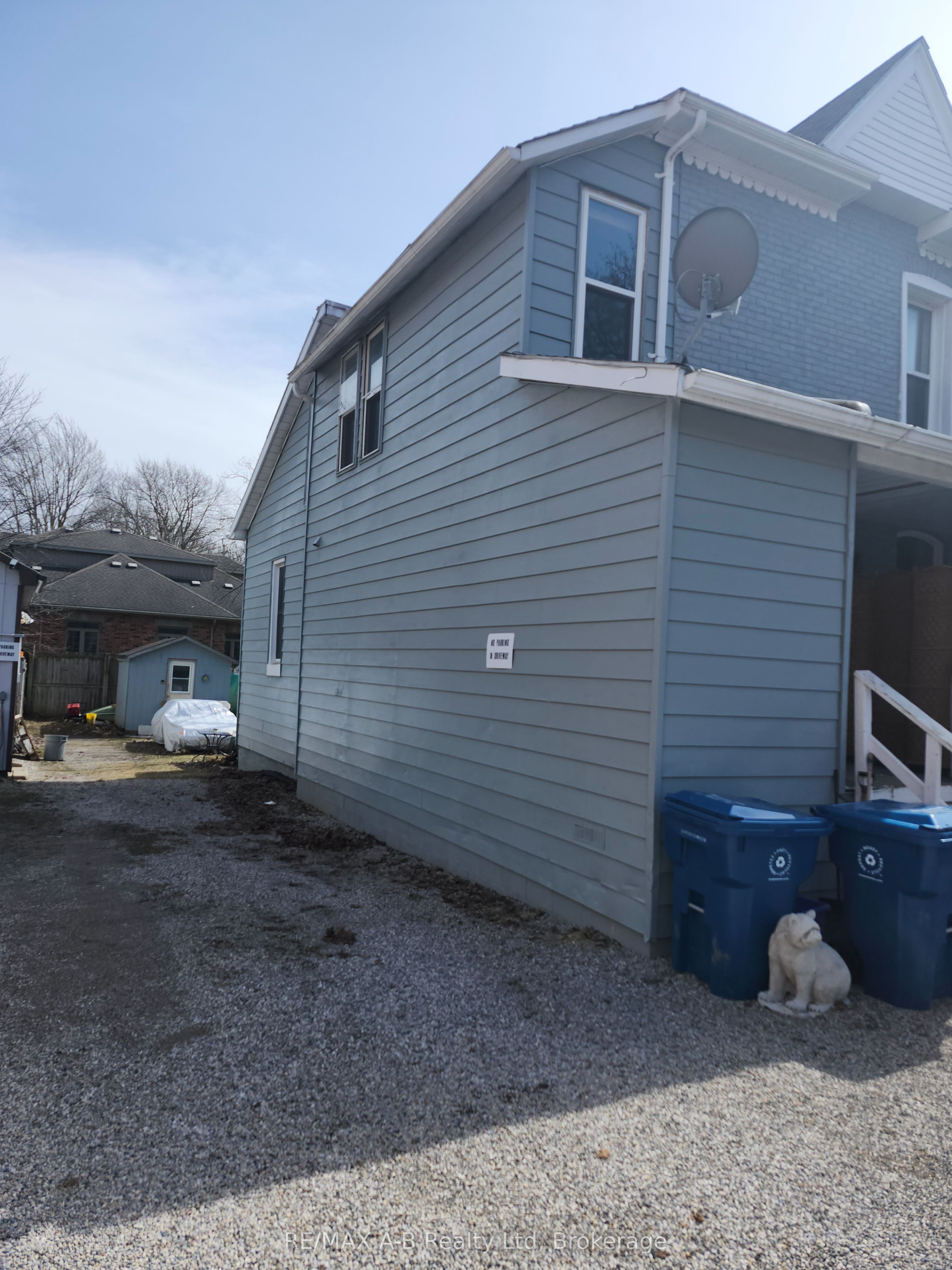 307 Erie Street, Stratford, ON N5A 2N2 photo 2
