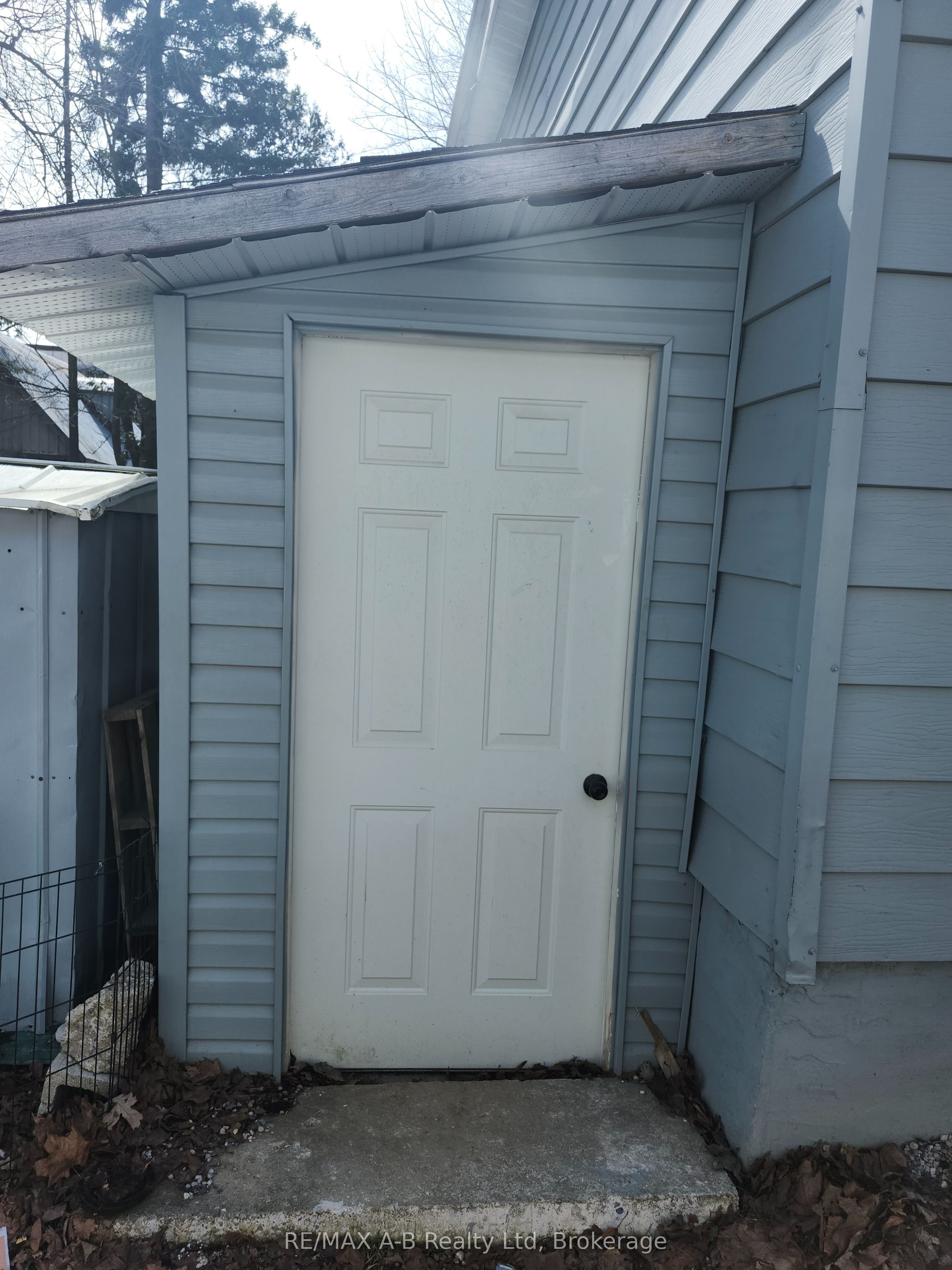 307 Erie Street, Stratford, ON N5A 2N2 photo 3