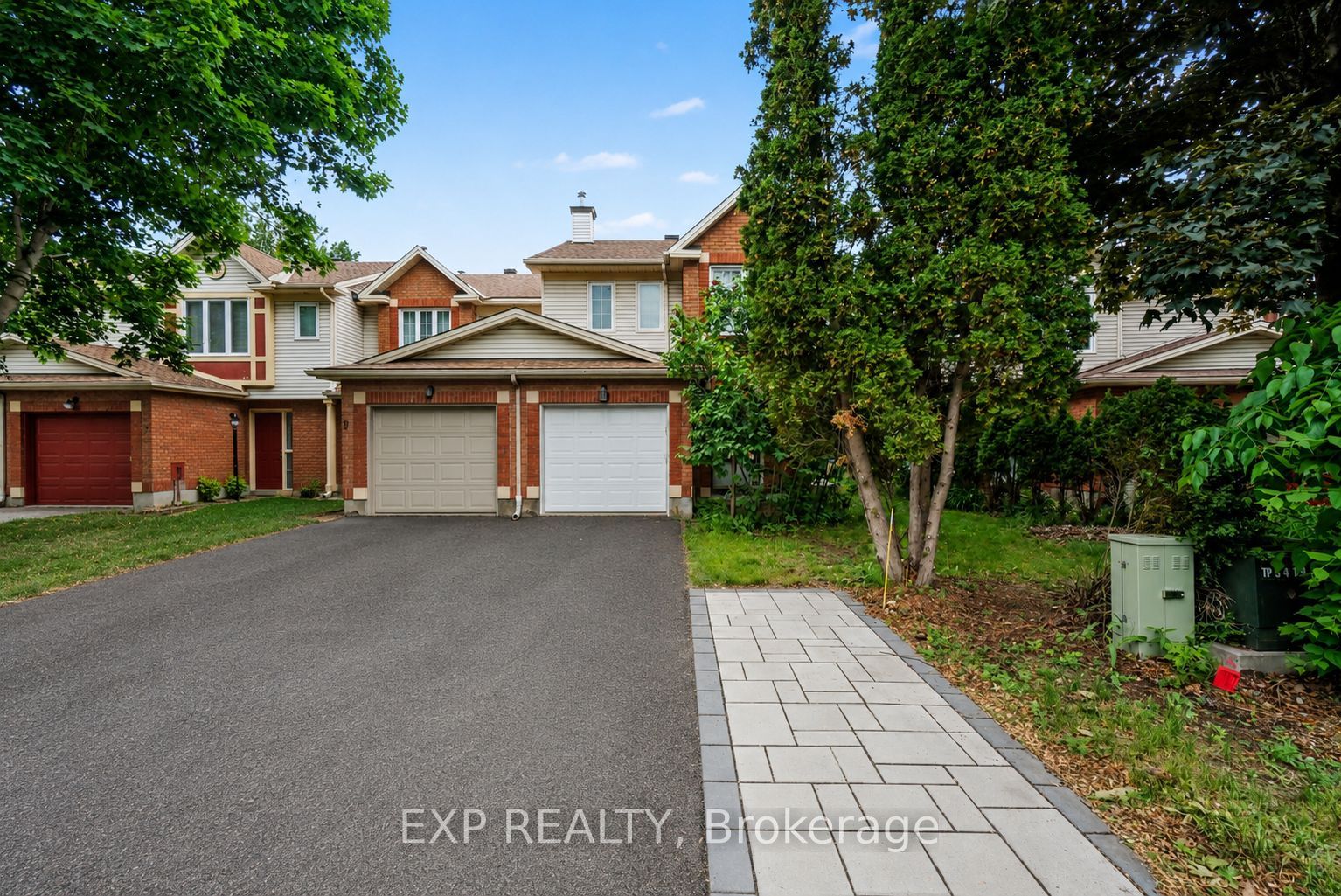 11 Longshire Circle, Barrhaven, ON K2J 4K7