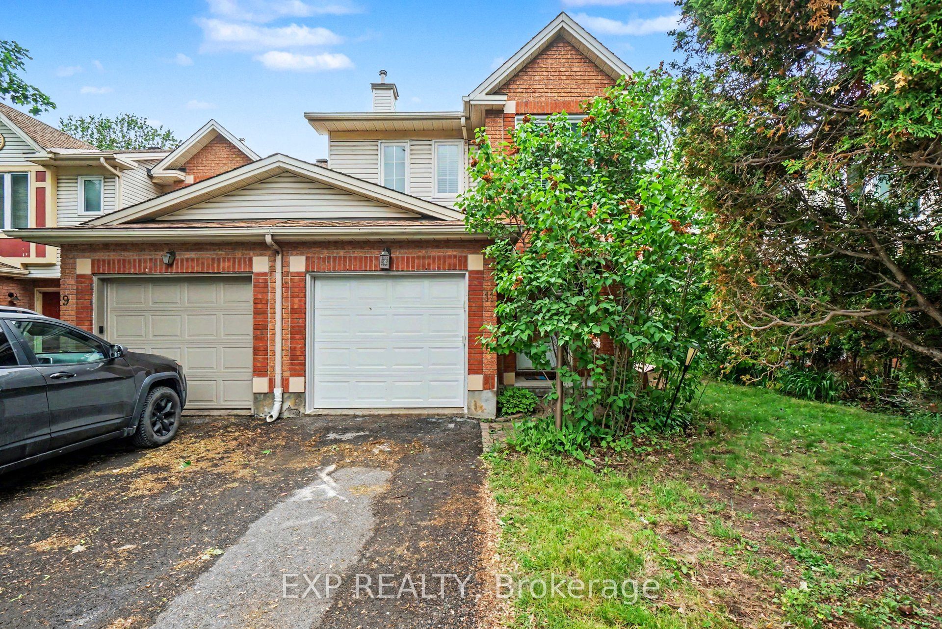 11 Longshire Circle, Barrhaven, ON K2J 4K7 photo 3