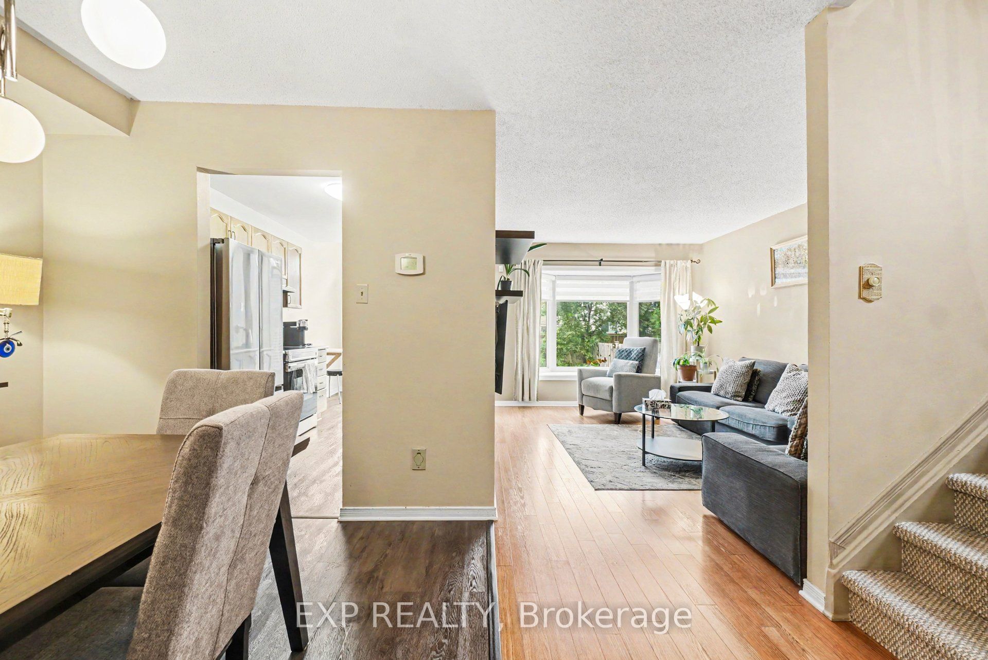 11 Longshire Circle, Barrhaven, ON K2J 4K7 photo 5
